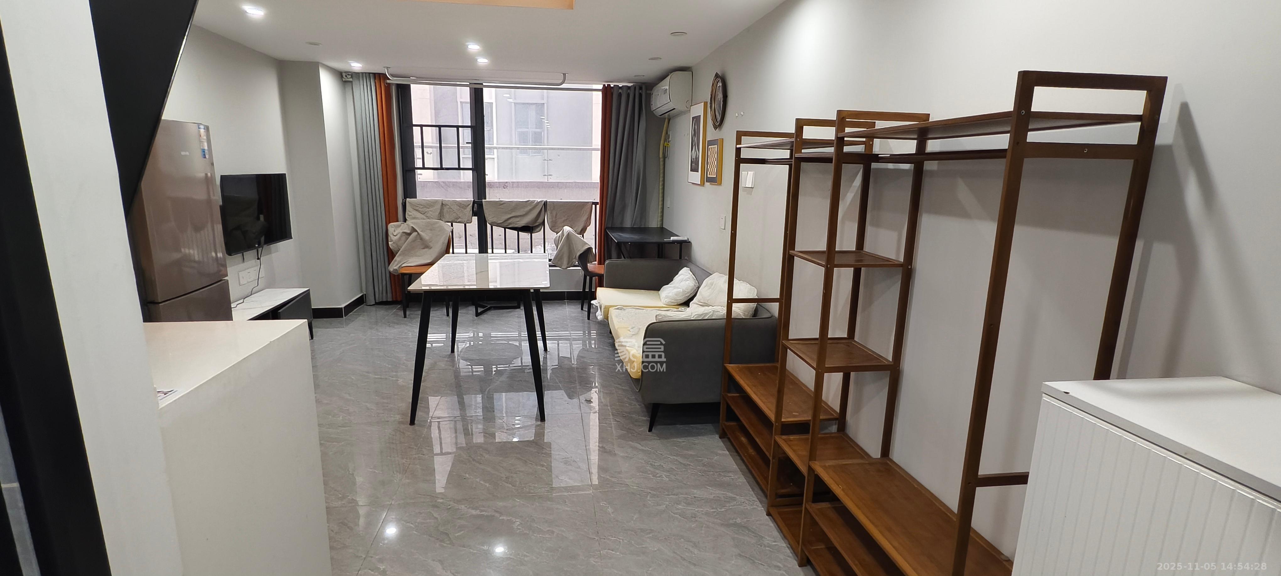 力高凤凰新天  2室2厅1卫    2200.0元/月