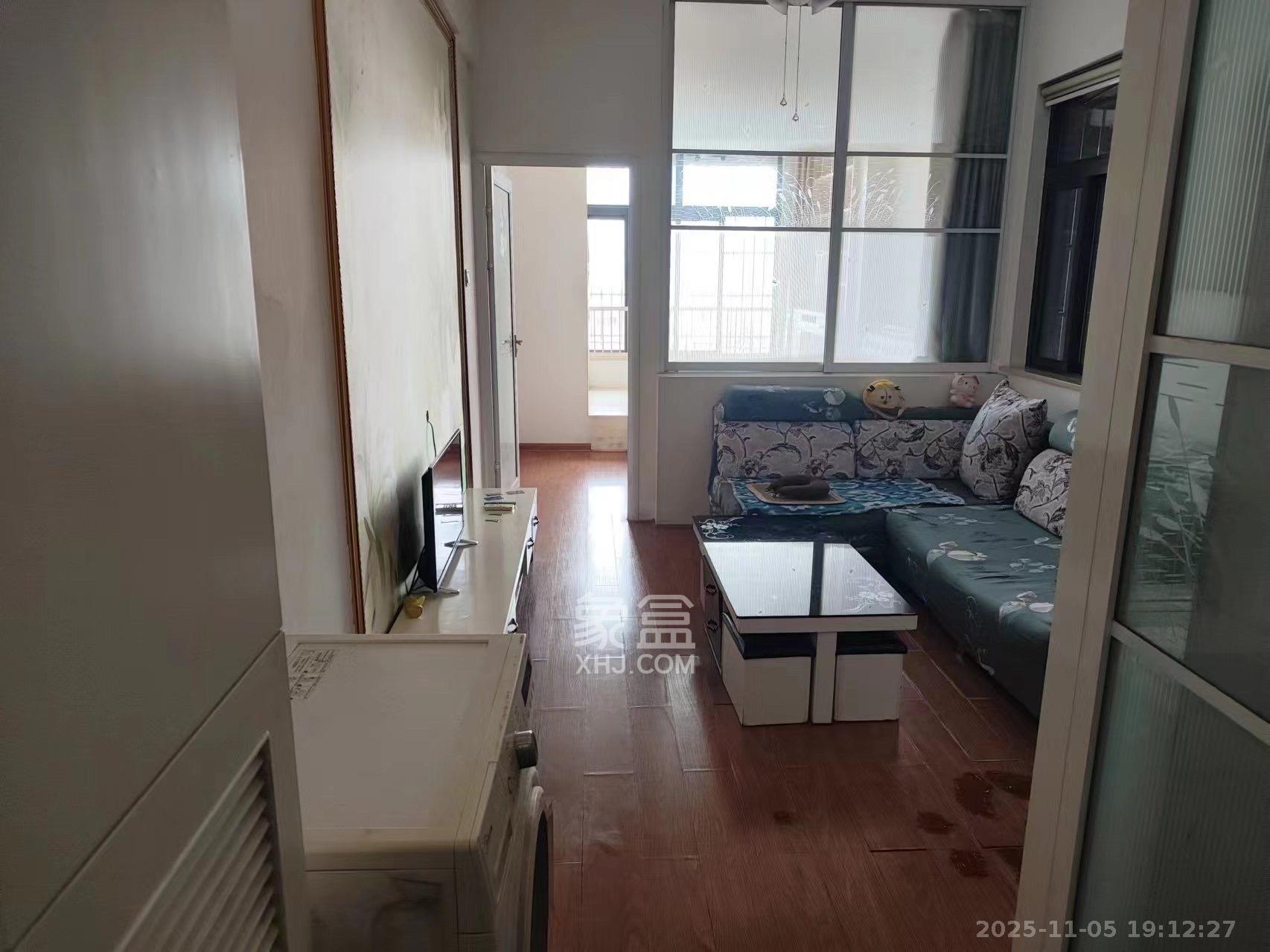 红树湾  1室1厅1卫    1300.0元/月