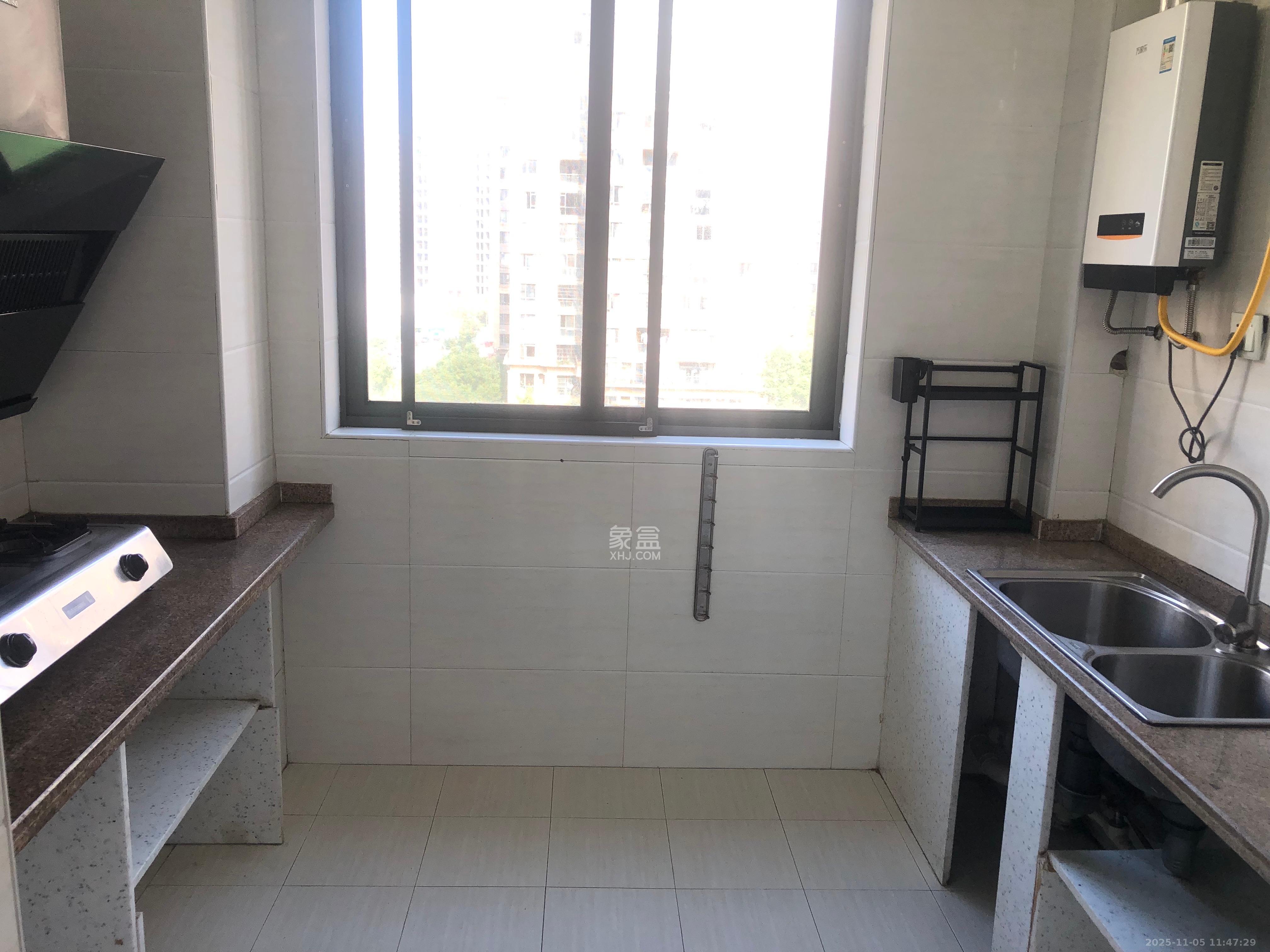 新华都万家城  3室2厅2卫    2000.0元/月室内图