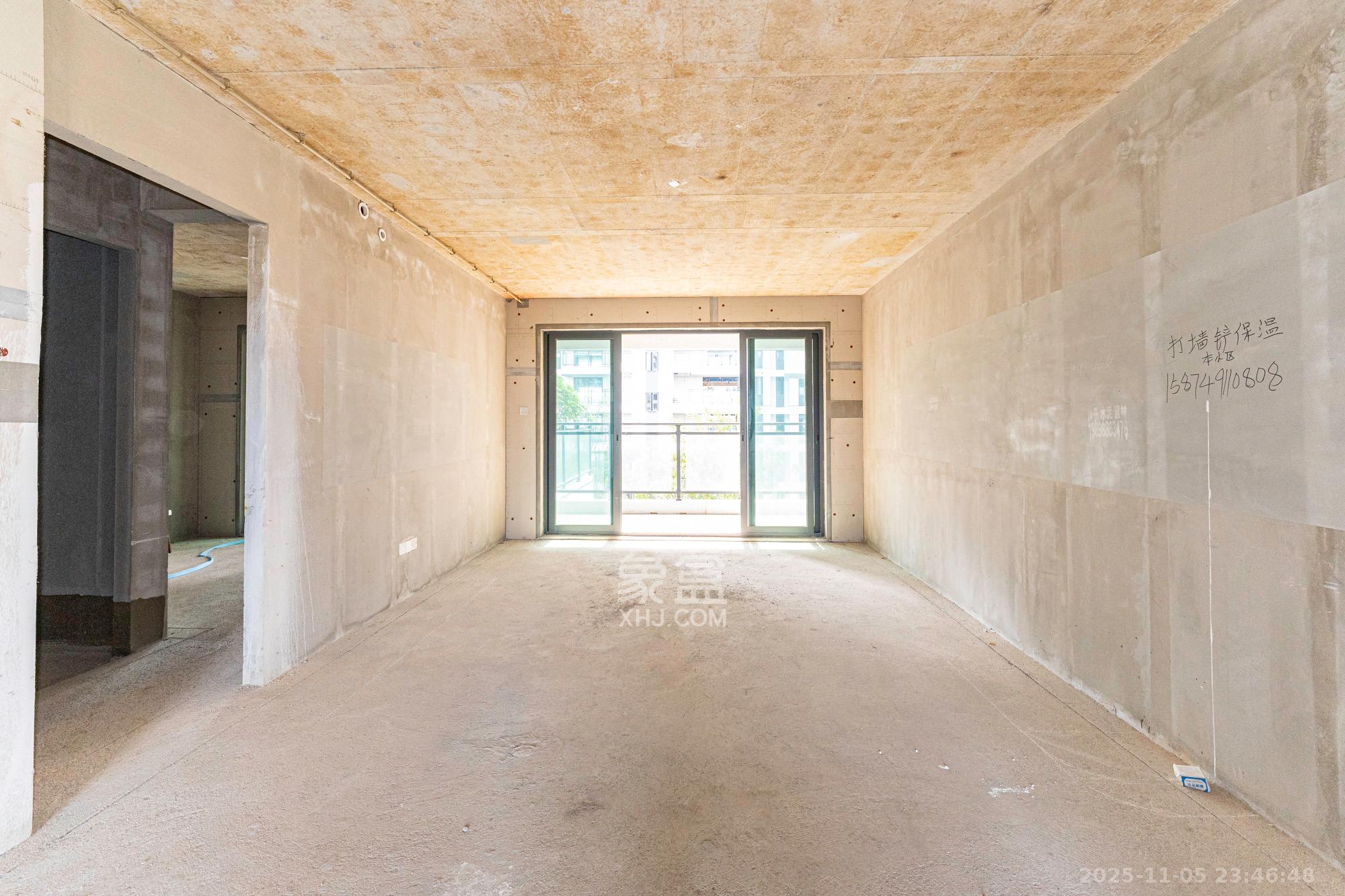 保利和光尘樾  4室2厅3卫    210.0万