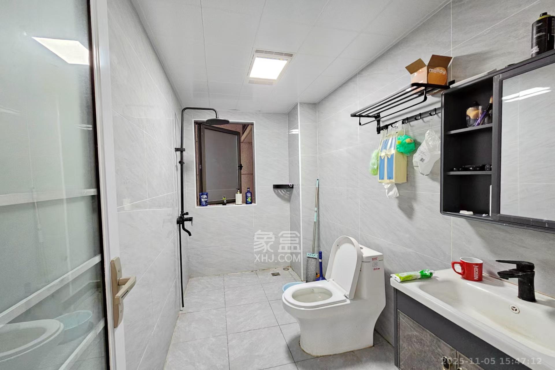 阳光城尚东湾愉景苑  3室2厅2卫    2600.0元/月室内图