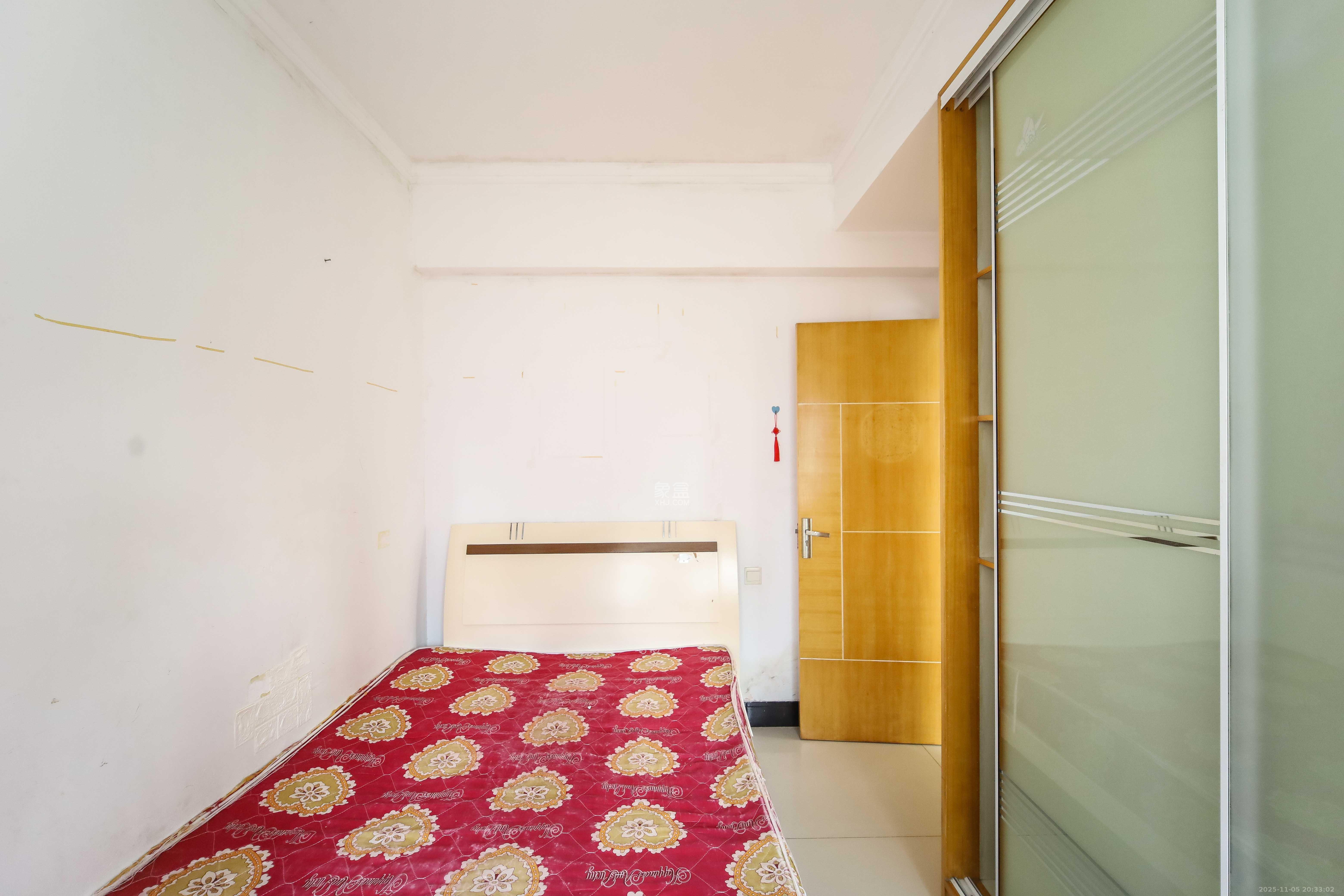 银港水晶城 2室2厅1卫 60.8万 银港水晶城 2室2厅1卫 60.8万卧室