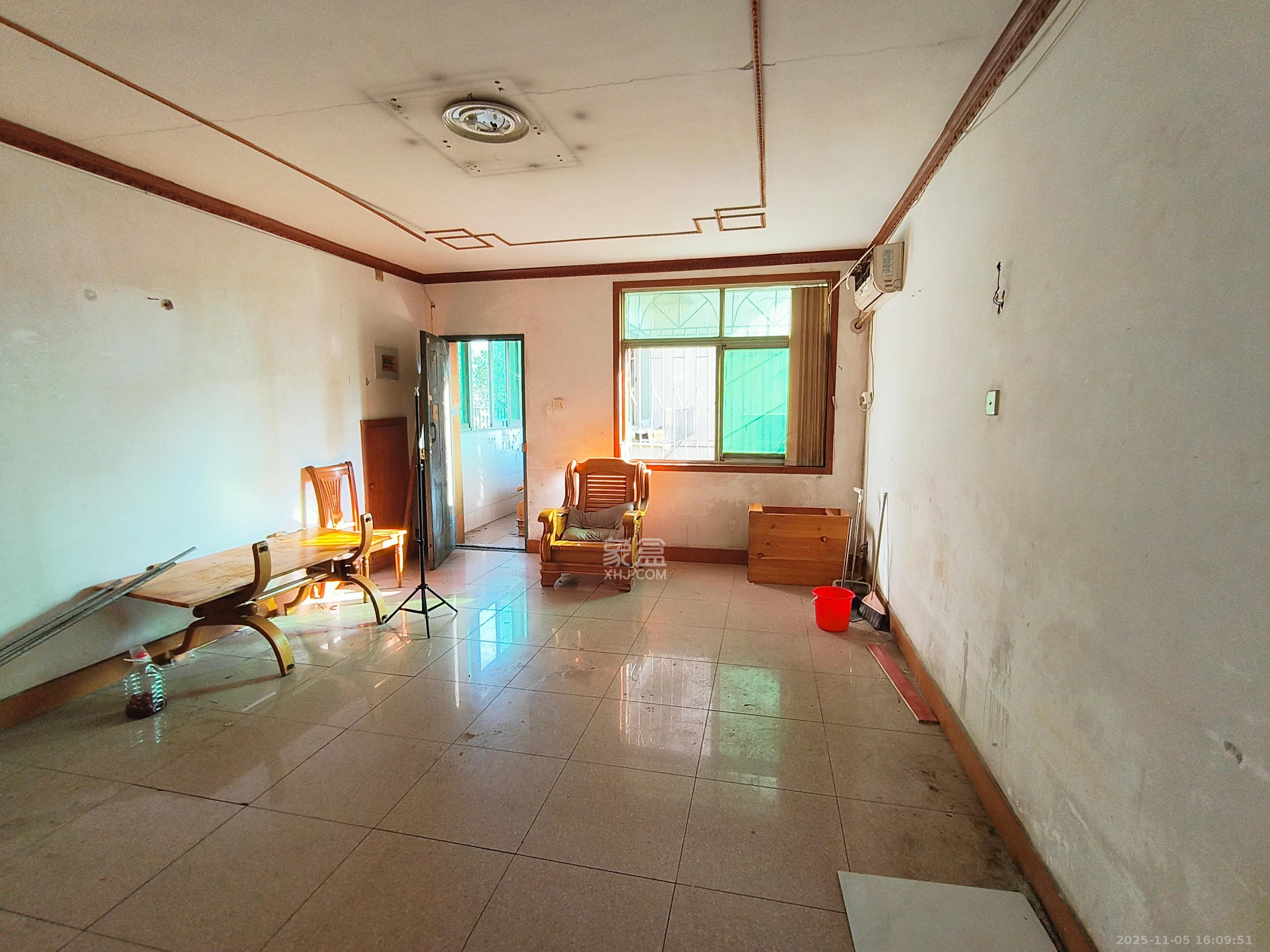 人造板厂宿舍（新河北堤1号）  3室2厅1卫    1900.0元/月