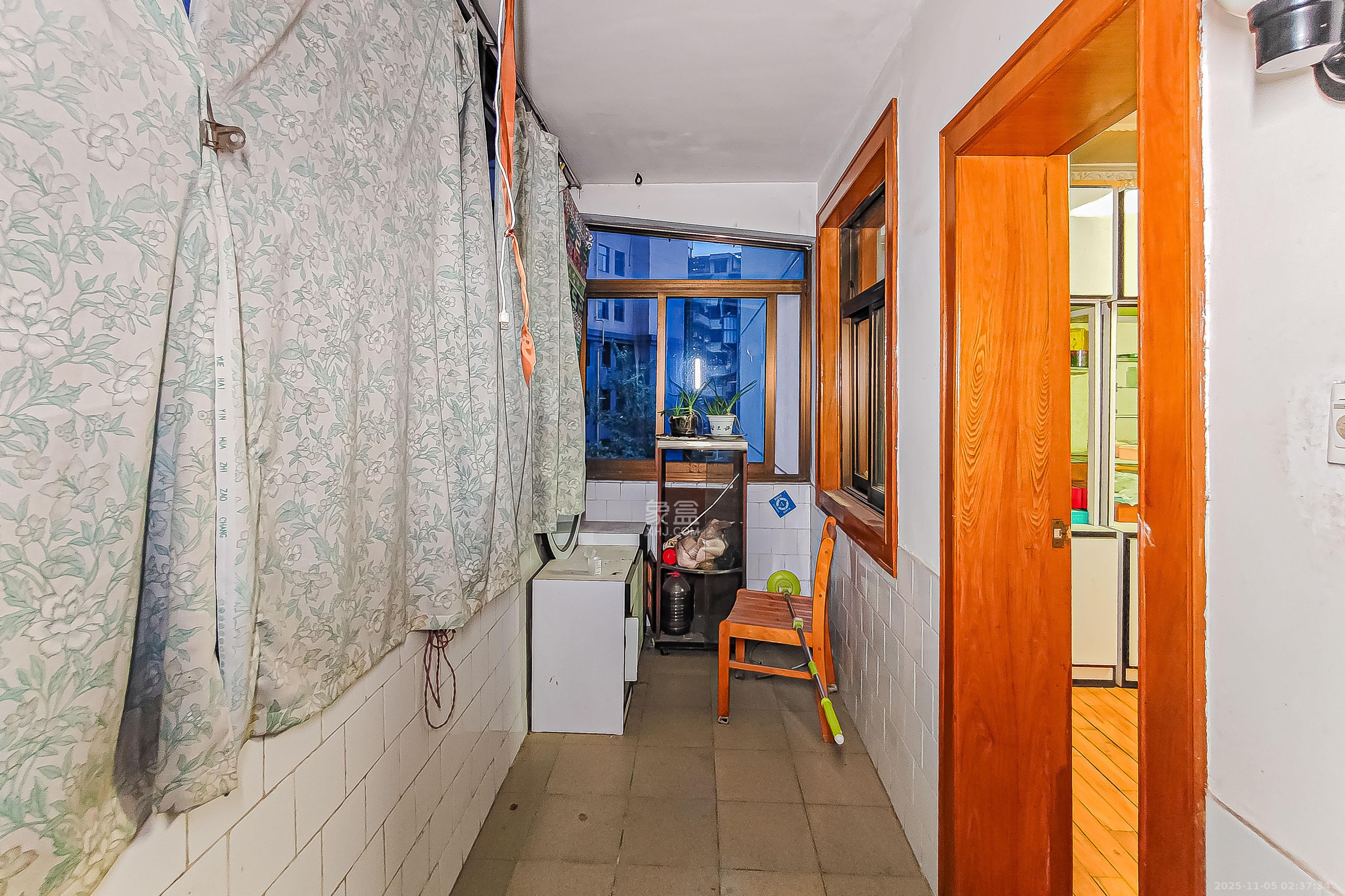 杂技团宿舍 3室2厅2卫 62.0万 杂技团宿舍 3室2厅2卫 62.0万阳台