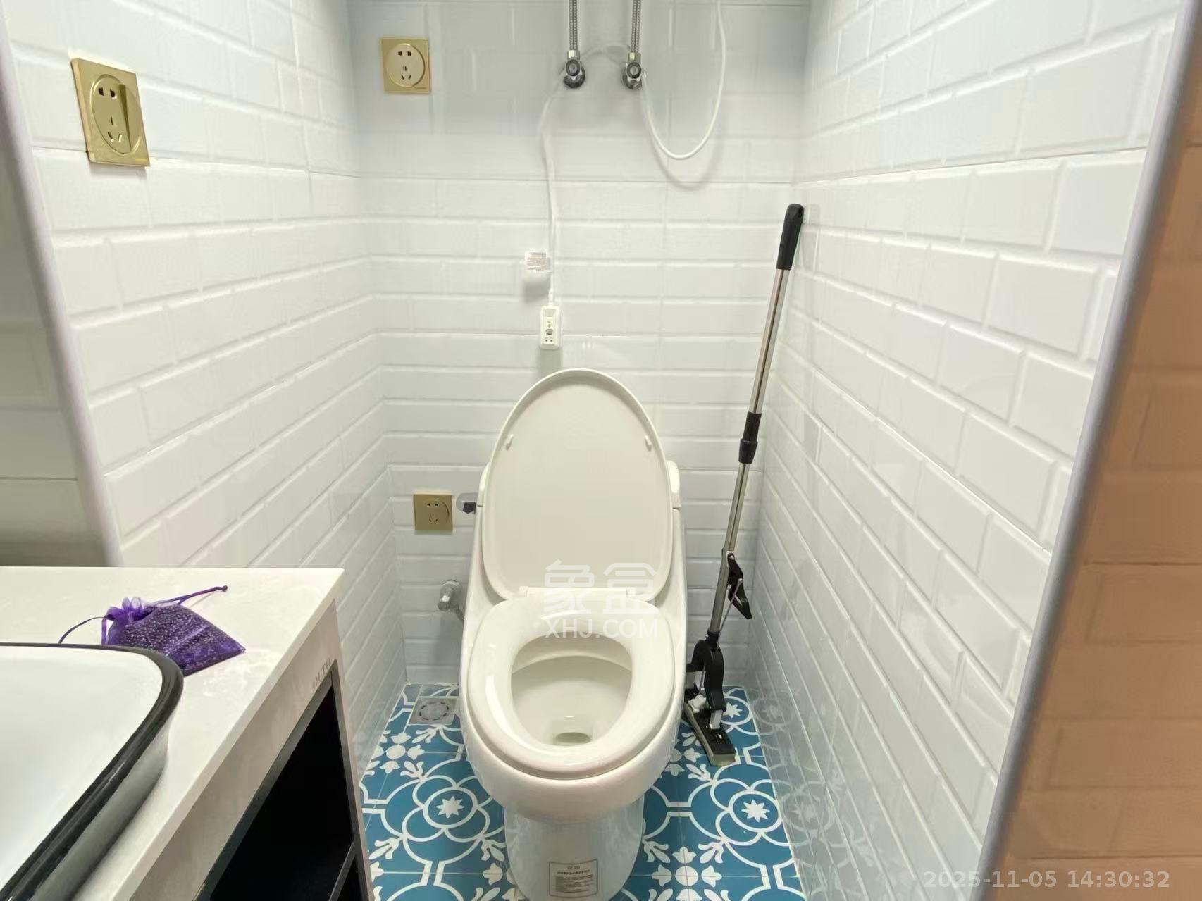 东盈商业广场（华泉城市广场）  1室1厅1卫    2200.0元/月室内图