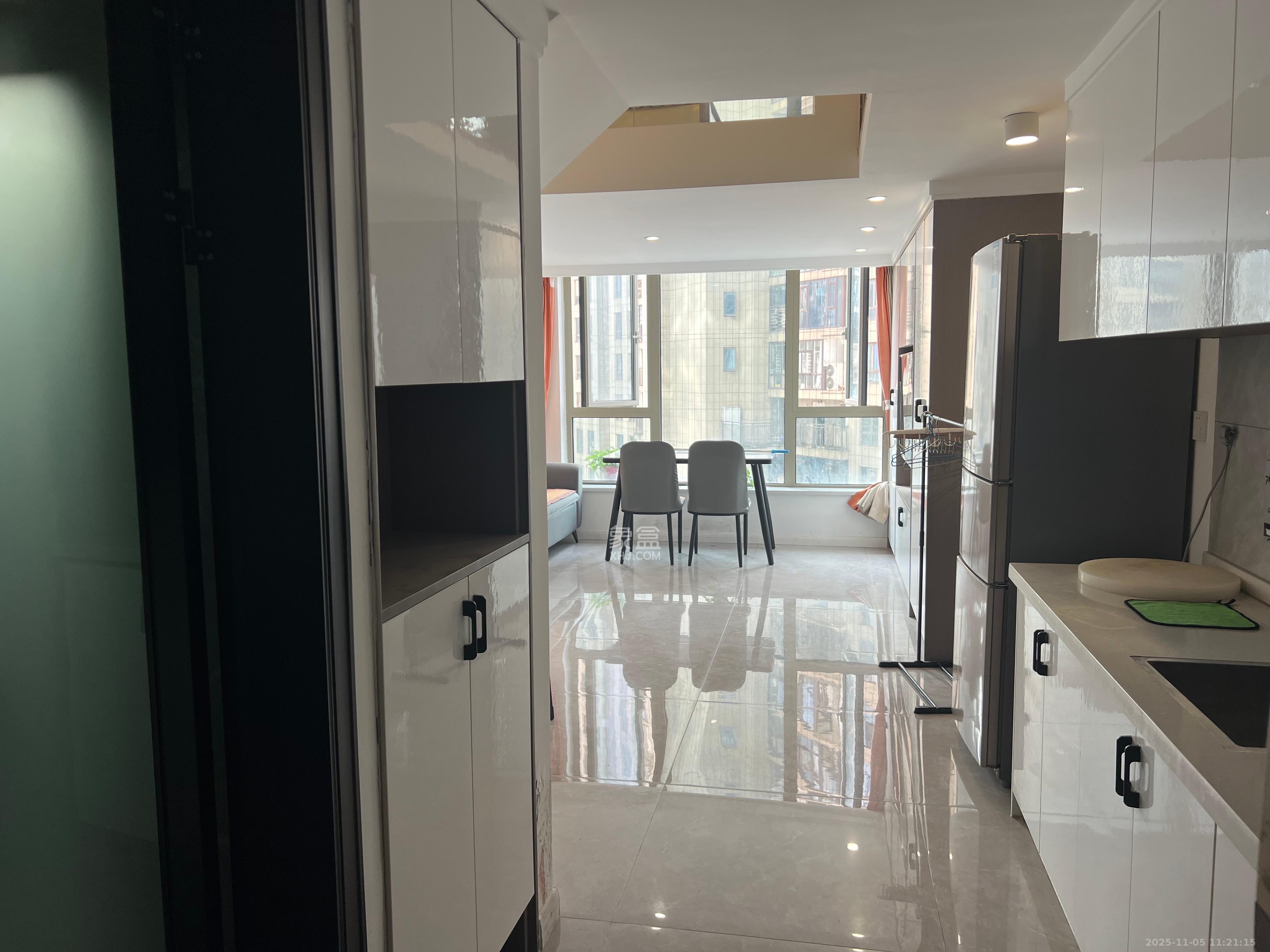 梅溪湖金茂湾  2室2厅1卫    2000.0元/月