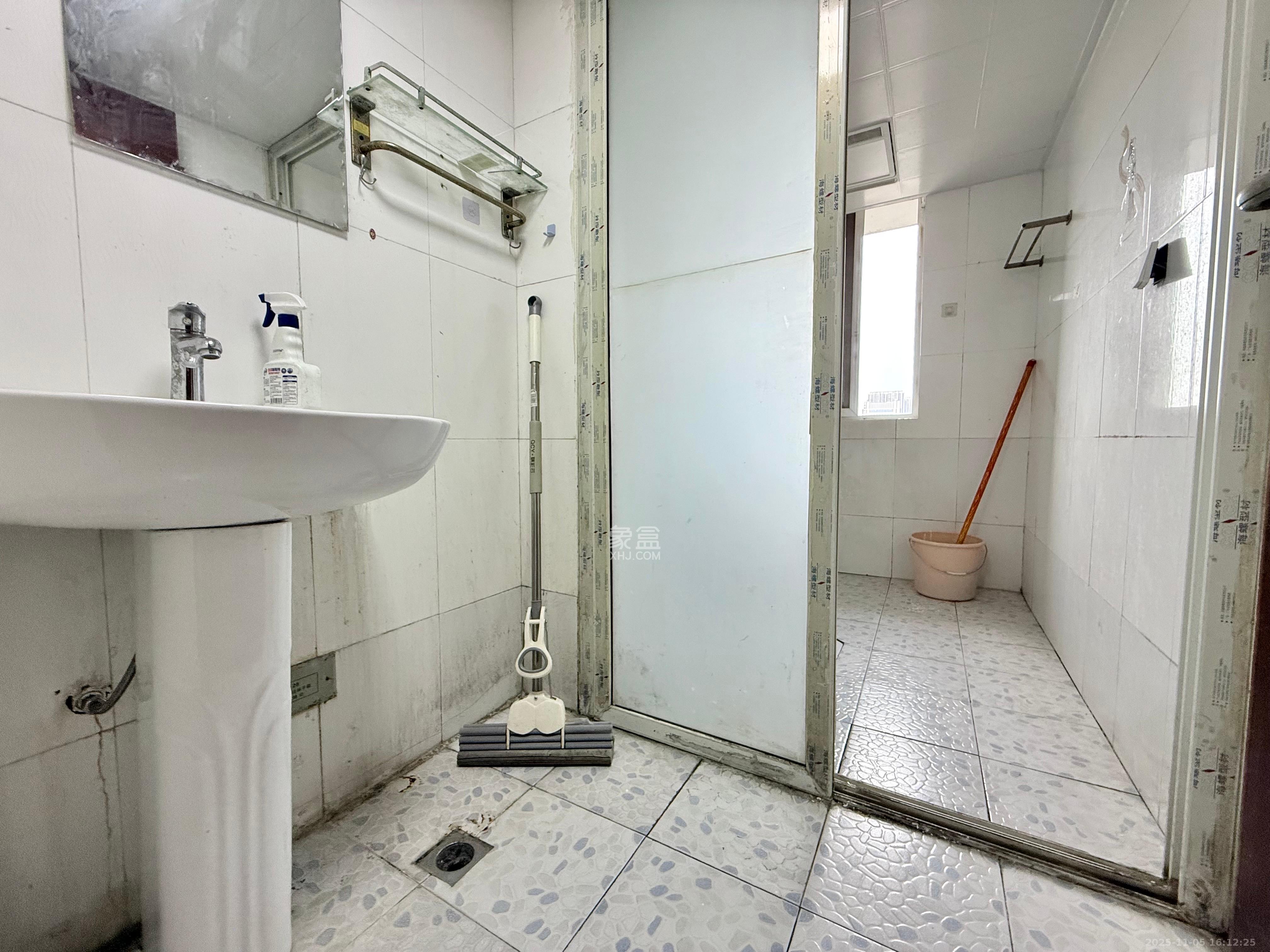 星蓝湾 3室2厅2卫 2600.0元/月 星蓝湾 3室2厅2卫 2600.0元/月室内图