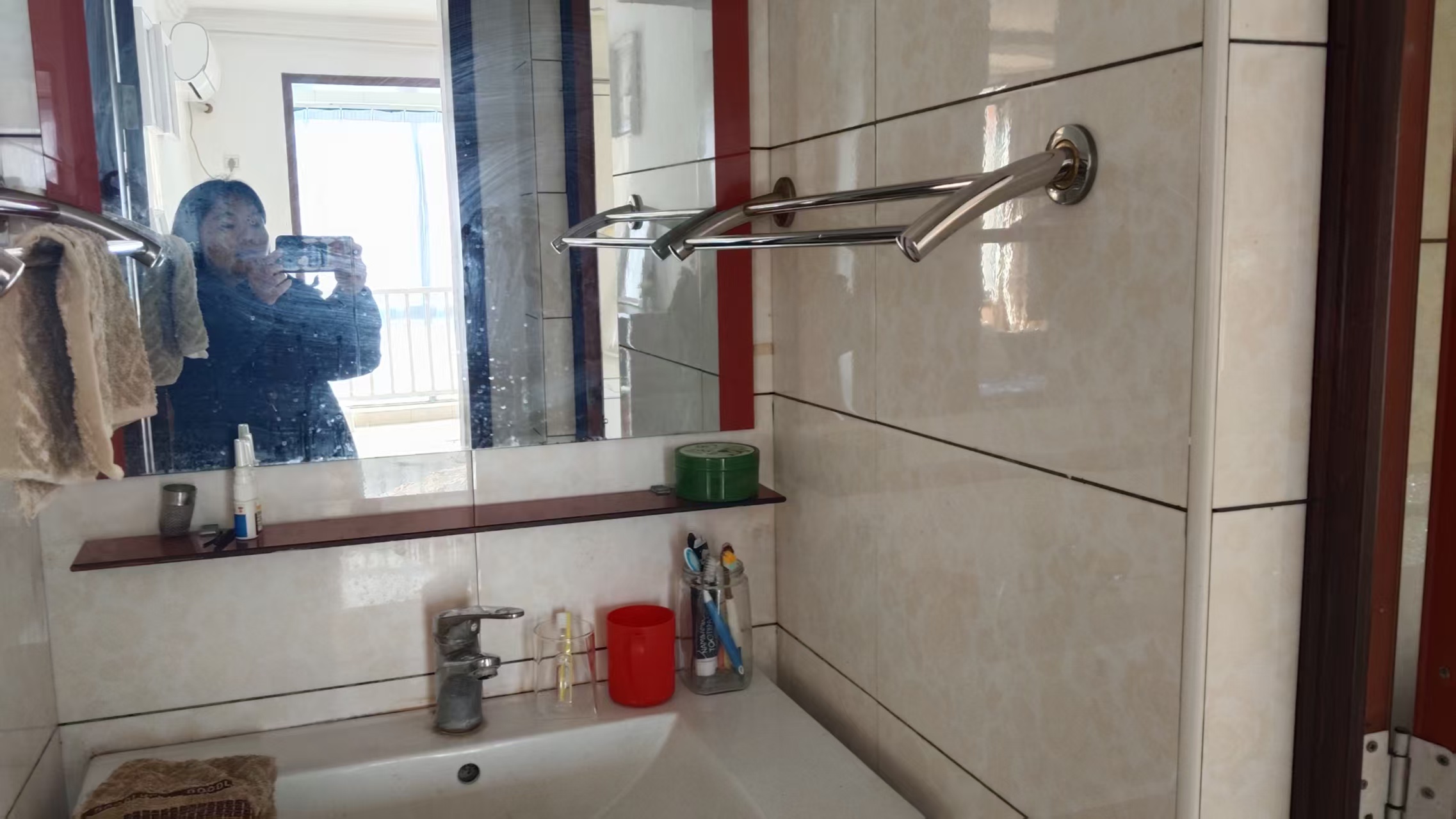 紫荆花苑 2室3厅1卫 1500.0元/月 紫荆花苑 2室3厅1卫 1500.0元/月室内图