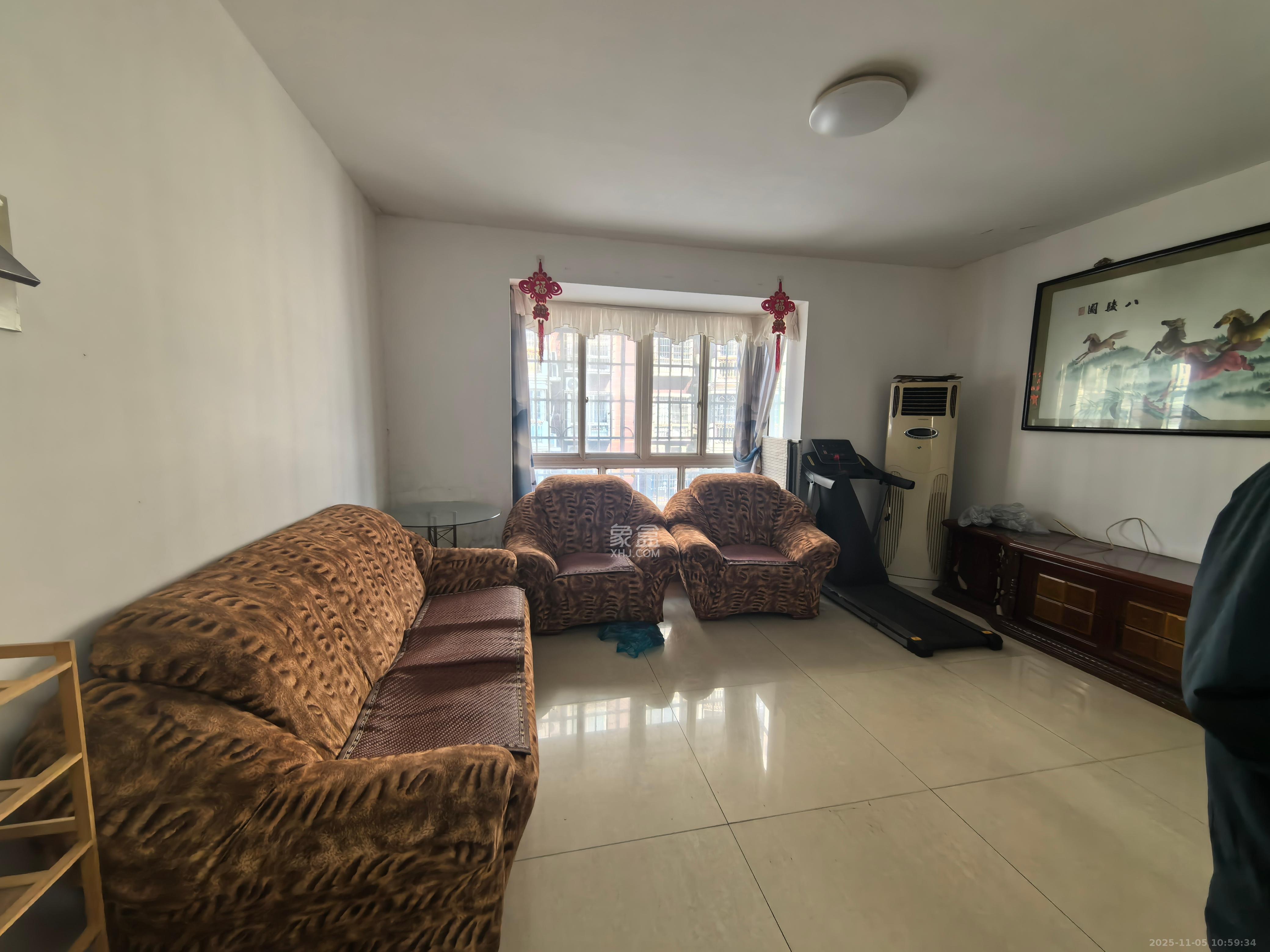 银力家园  1室2厅2卫    2000.0元/月