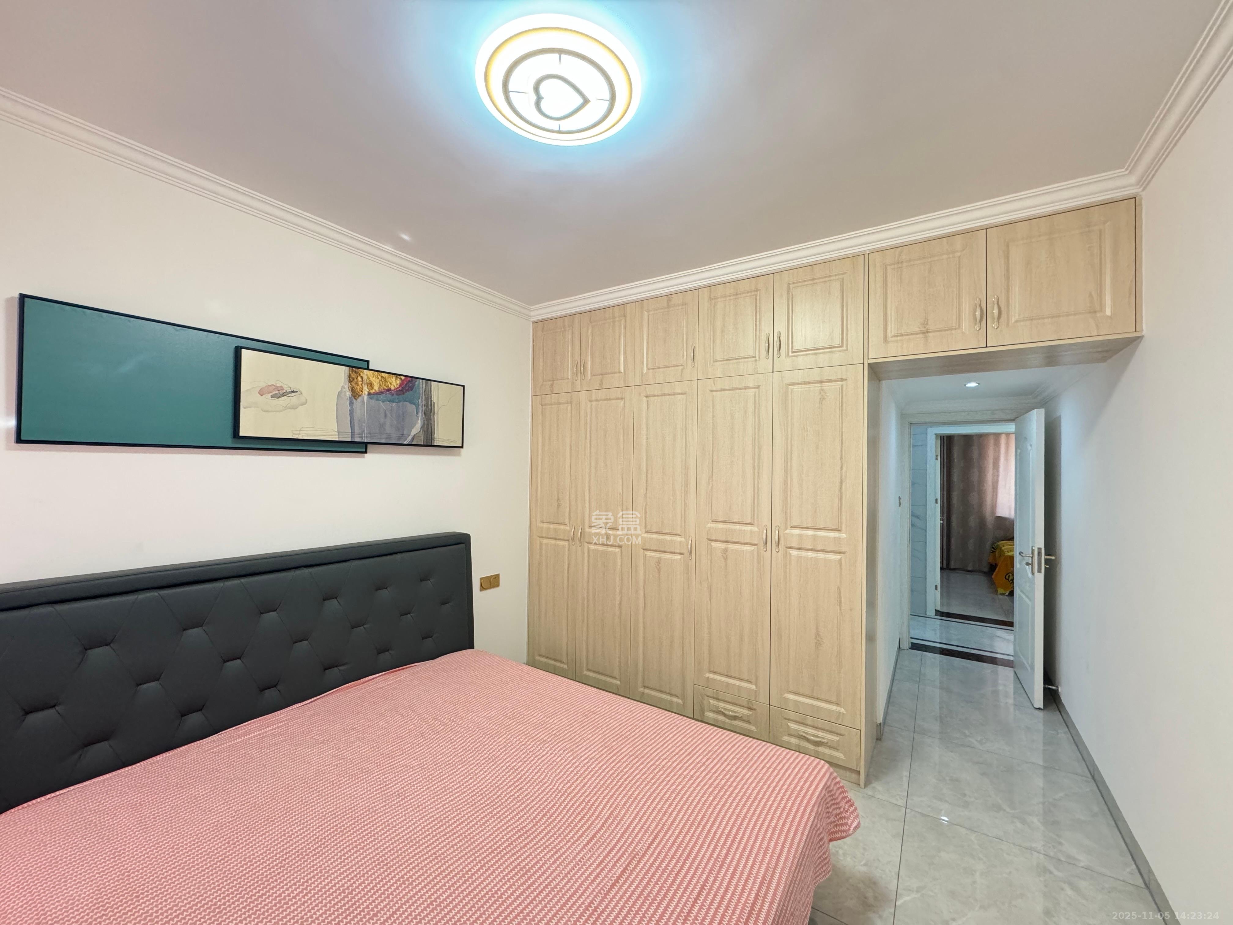 上园商住小区 3室2厅1卫 3500.0元/月 上园商住小区 3室2厅1卫 3500.0元/月室内图