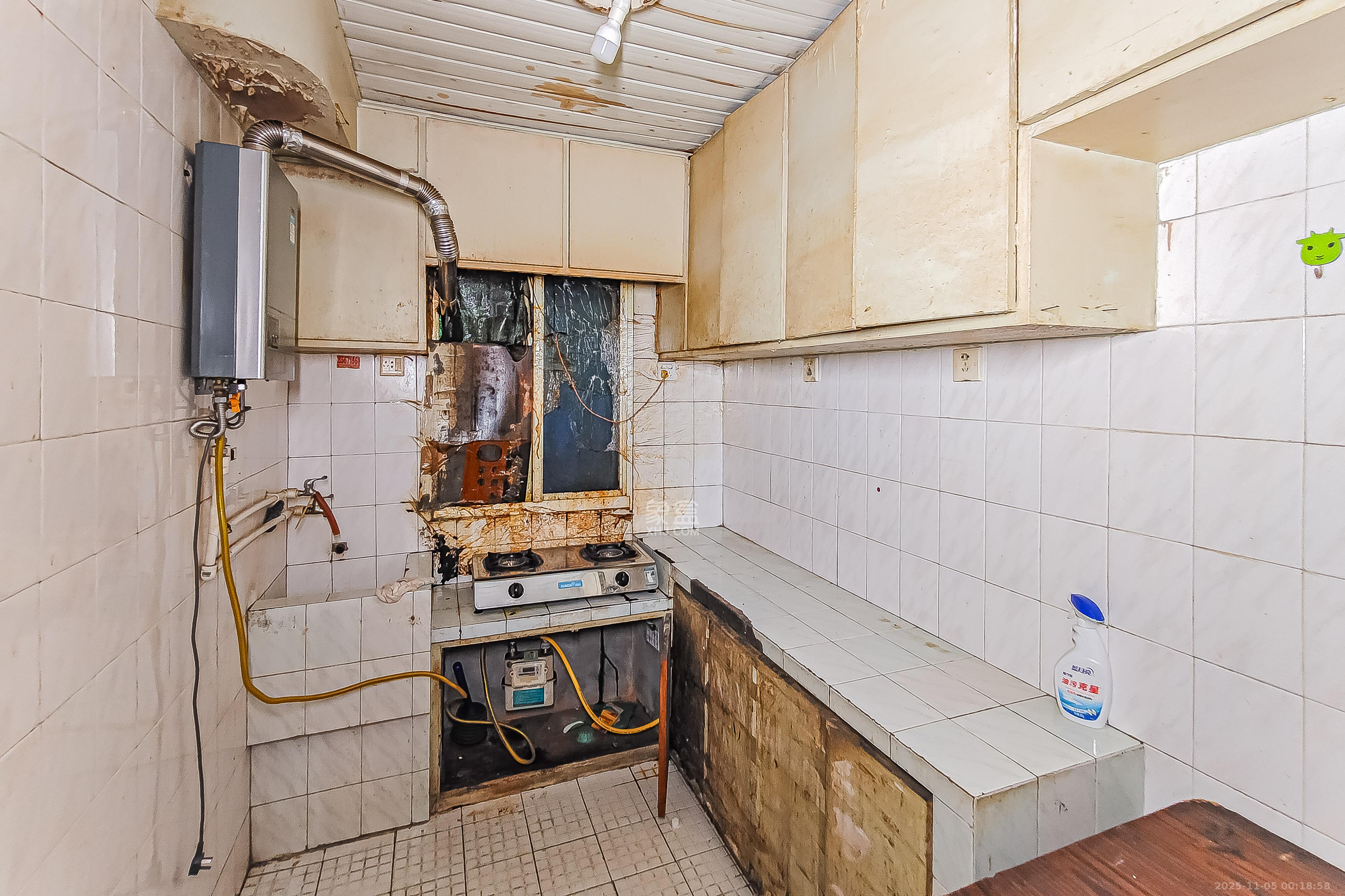 桔园小区1-8片  2室1厅1卫    39.8万厨房