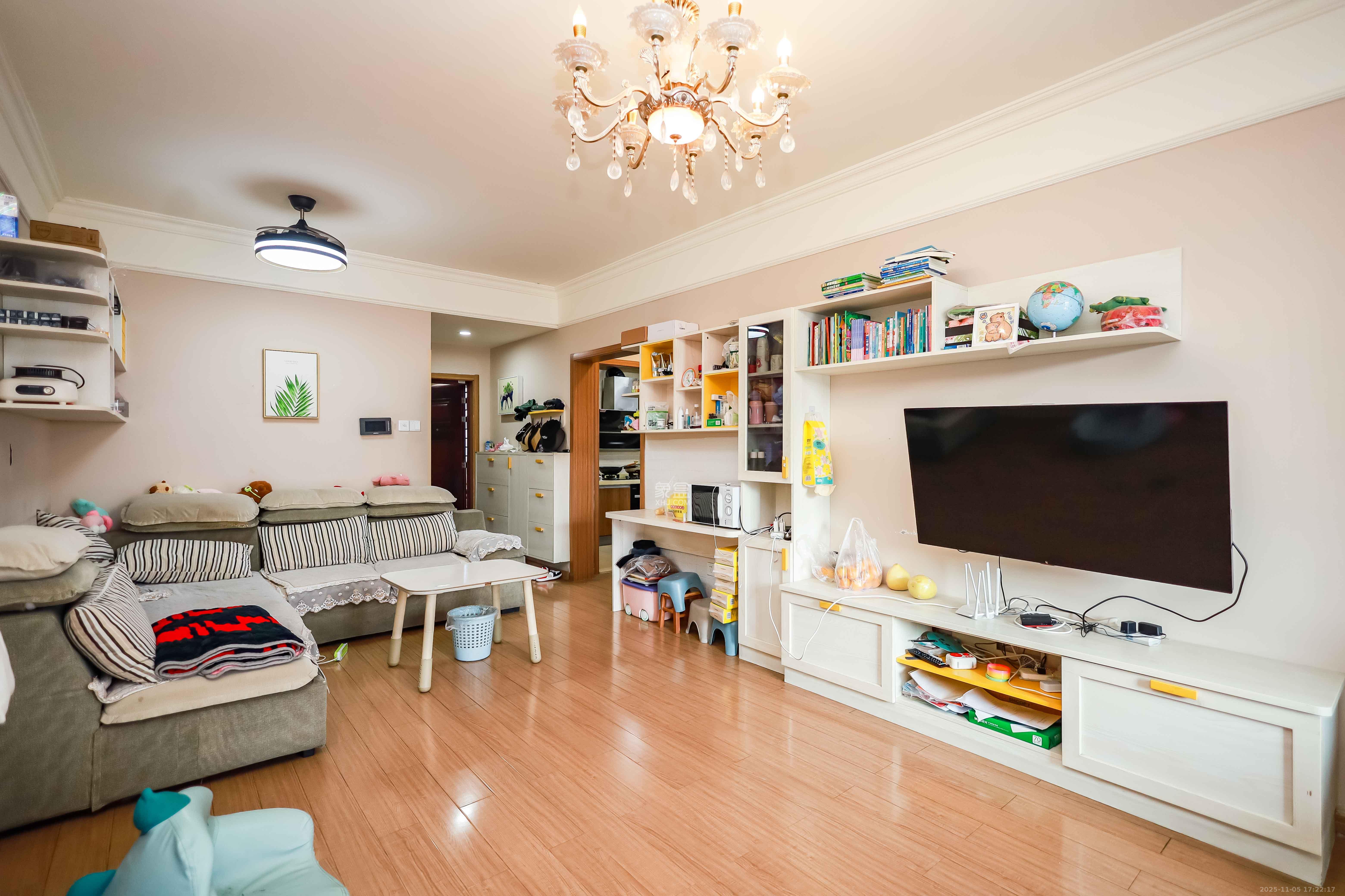 麓谷小镇 3室2厅1卫 52.0万 麓谷小镇 3室2厅1卫 52.0万客厅