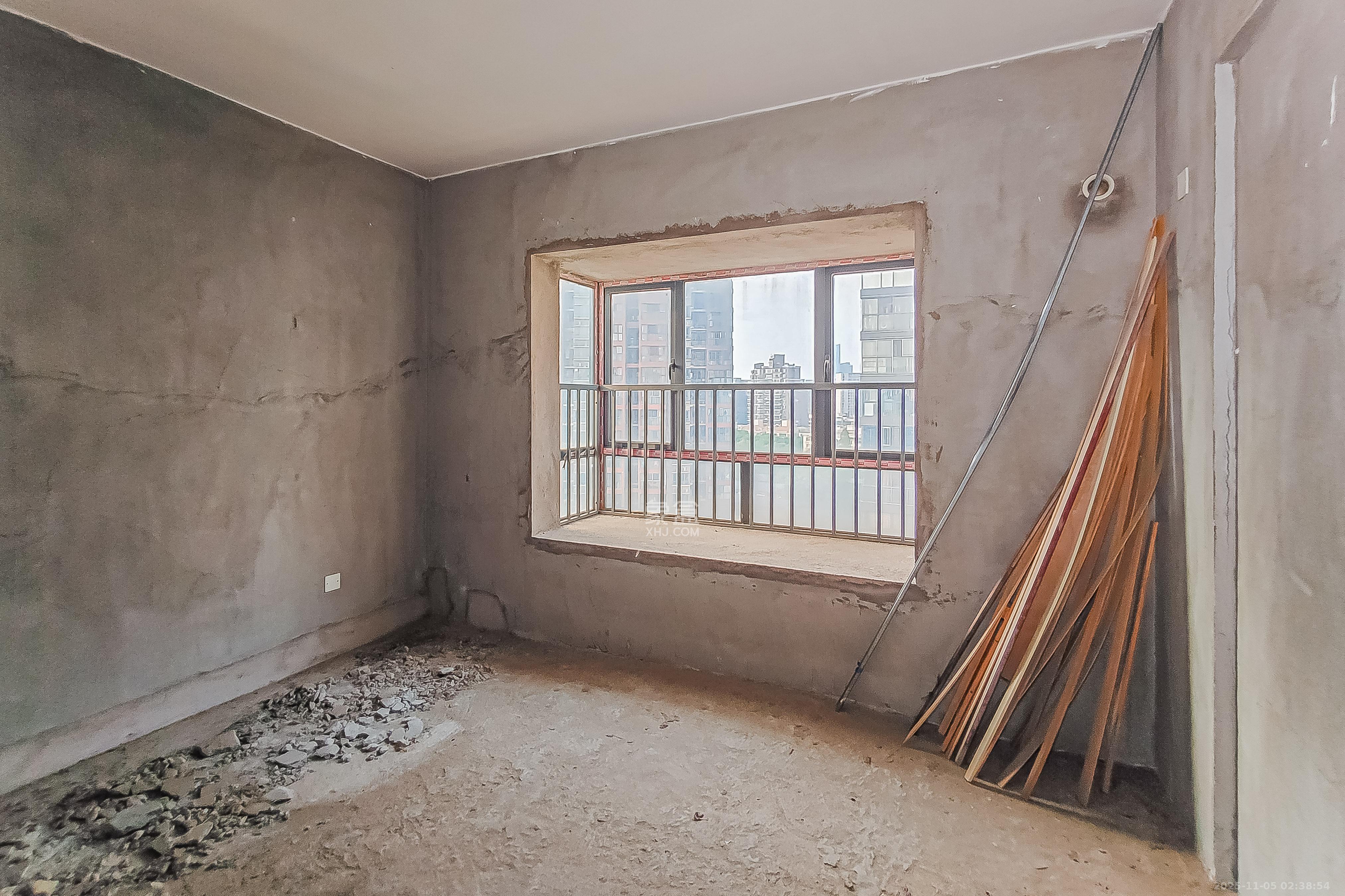 钱隆首府(福晟御园)  3室2厅2卫    115.0万卧室