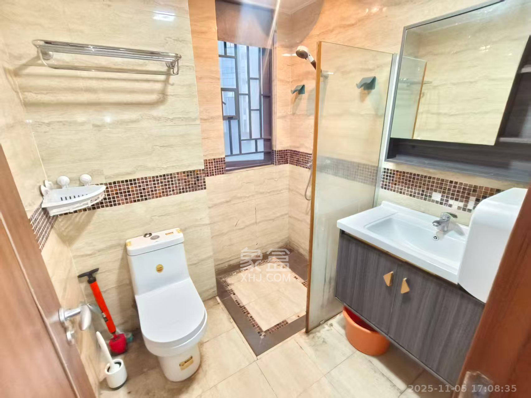 万科城 3室2厅1卫 2500.0元/月 万科城 3室2厅1卫 2500.0元/月室内图