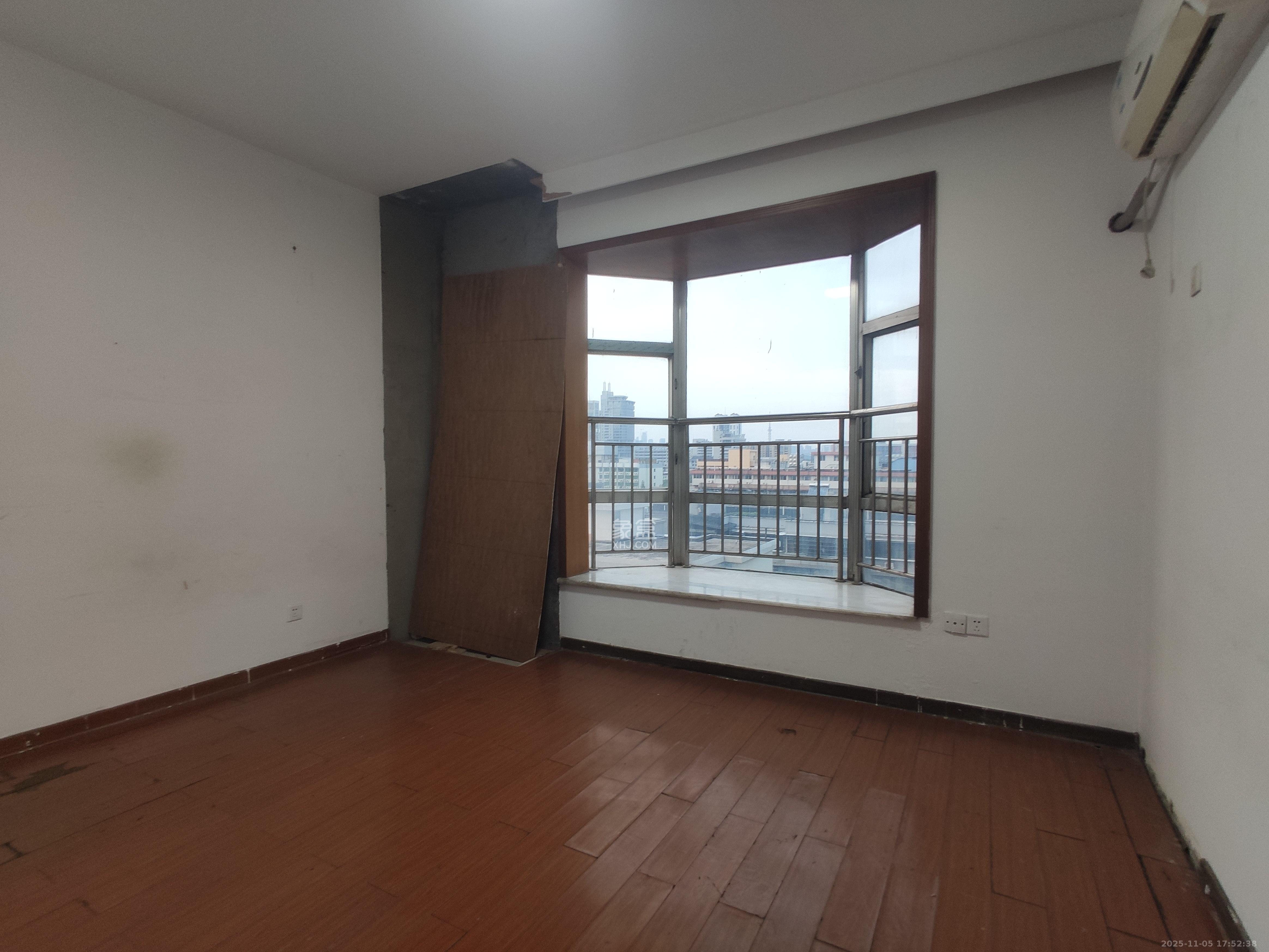 华瑞电子商厦（湖南科佳摄影城）  1室1厅1卫    3200.0元/月室内图