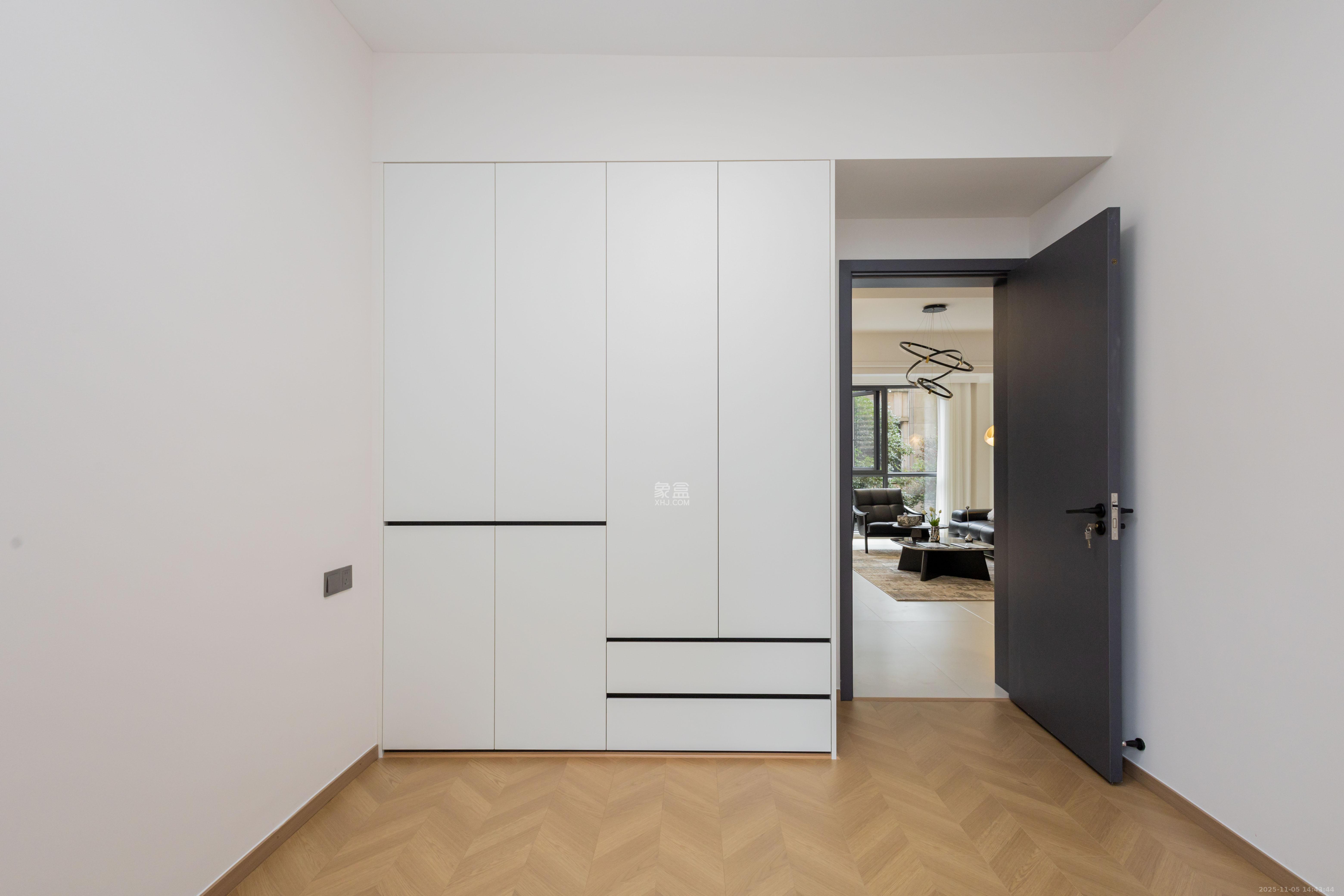 紫御江山  1室0厅0卫    92.8万卧室