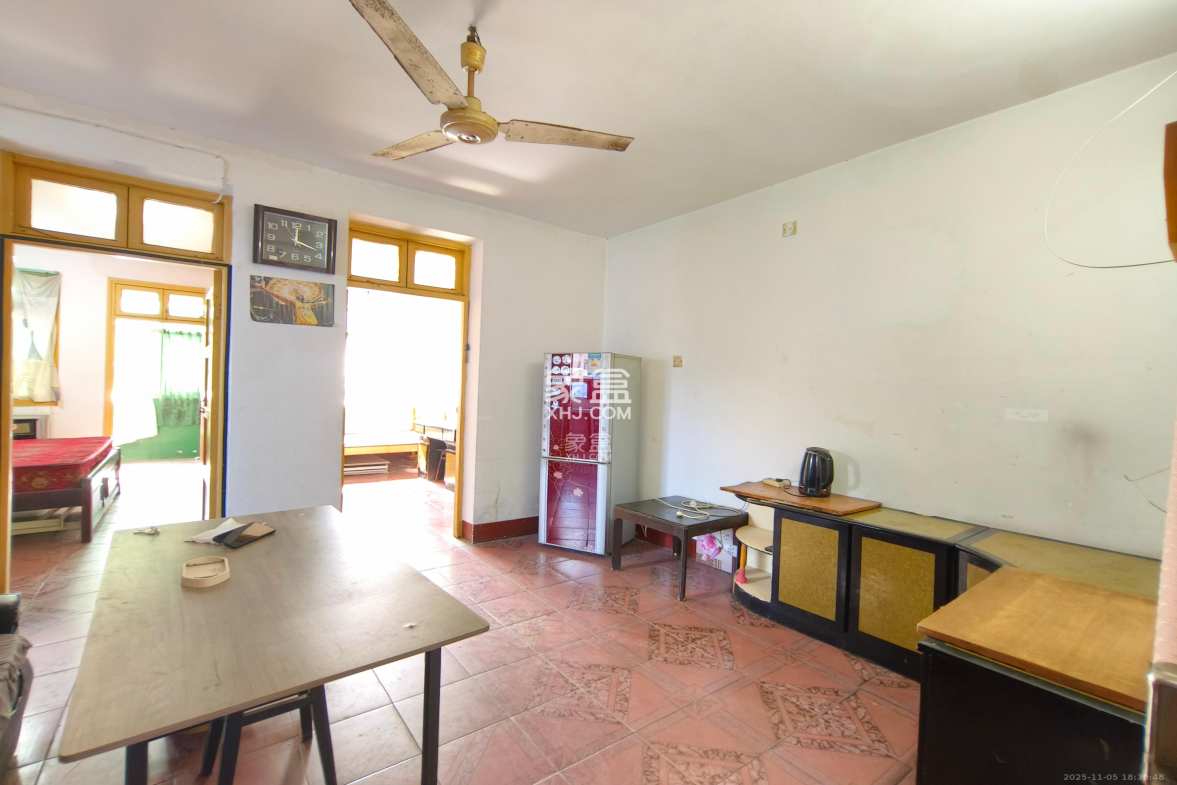 崇文里、崇圣里散盘 2室1厅1卫 1600.0元/月 崇文里、崇圣里散盘 2室1厅1卫 1600.0元/月室内图