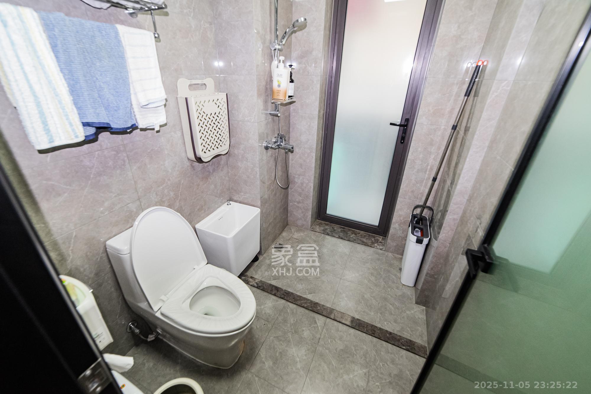 北辰瀚江府 3室2厅2卫 238.0万 北辰瀚江府 3室2厅2卫 238.0万卫生间