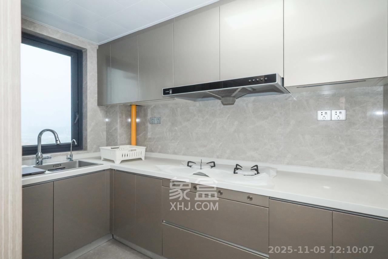 中海麓山境南区  4室2厅2卫    3500.0元/月室内图