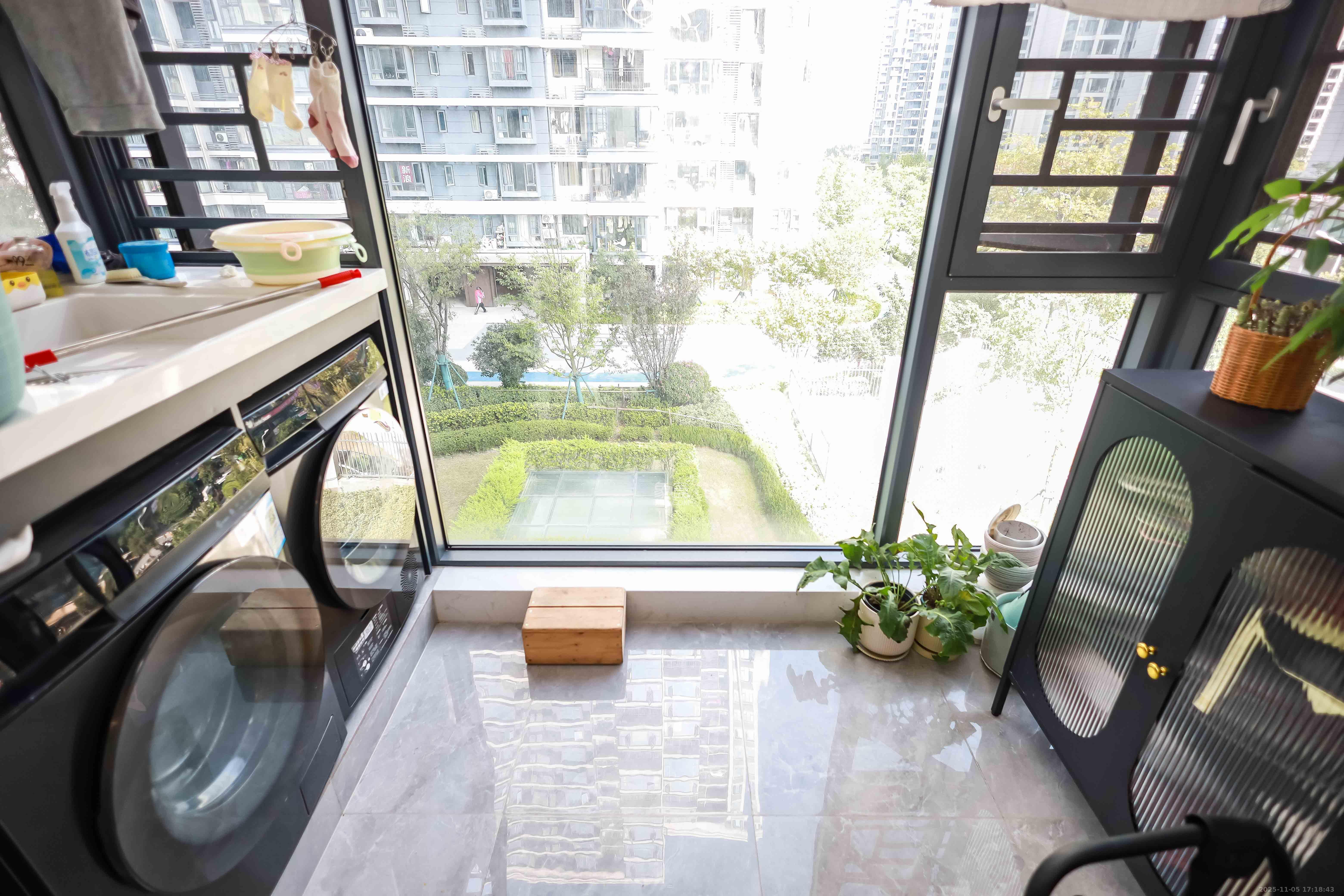 保利恒伟时光印象  4室2厅2卫    135.0万阳台