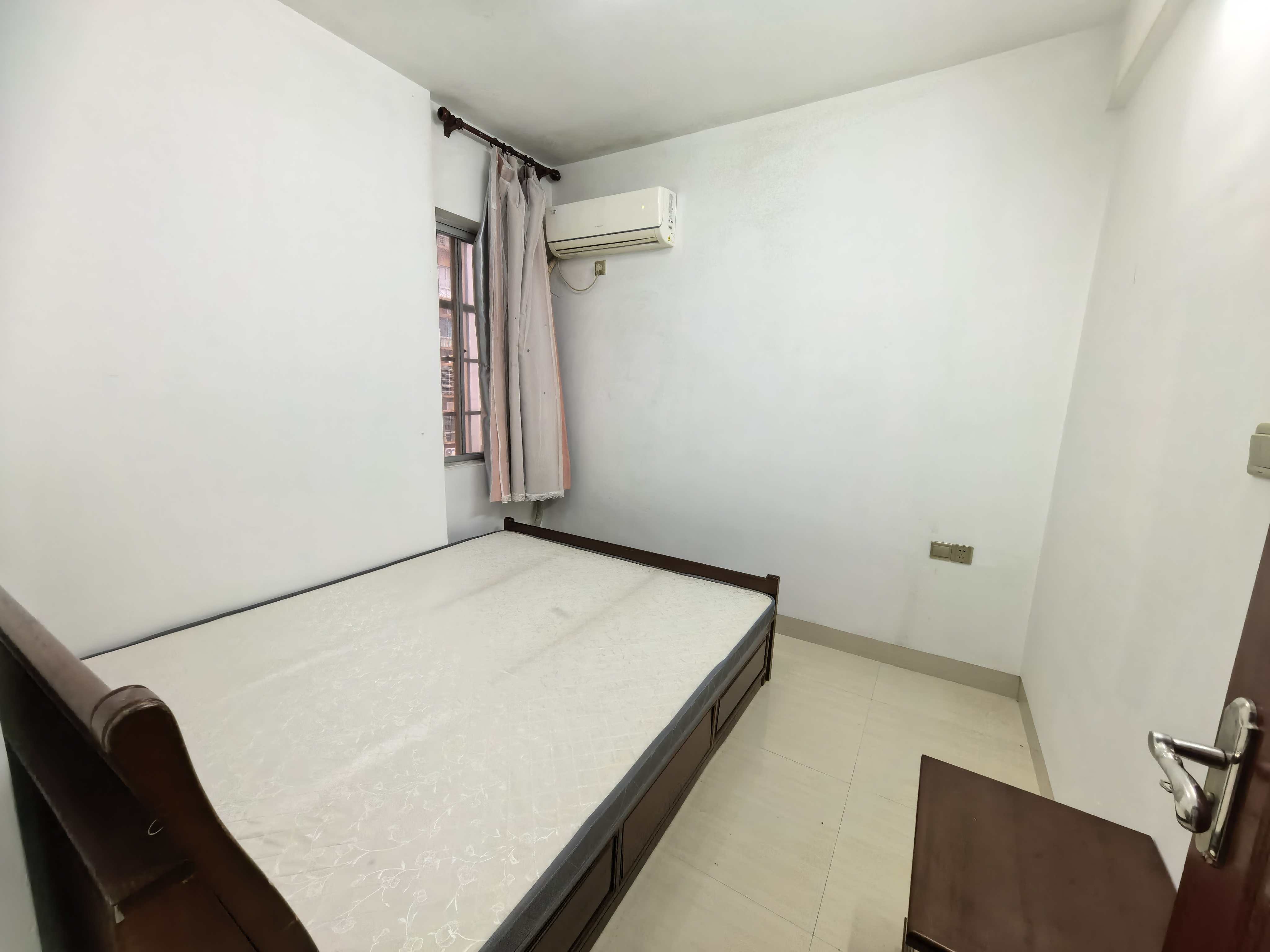 水滨花园二期  3室2厅1卫    2200.0元/月