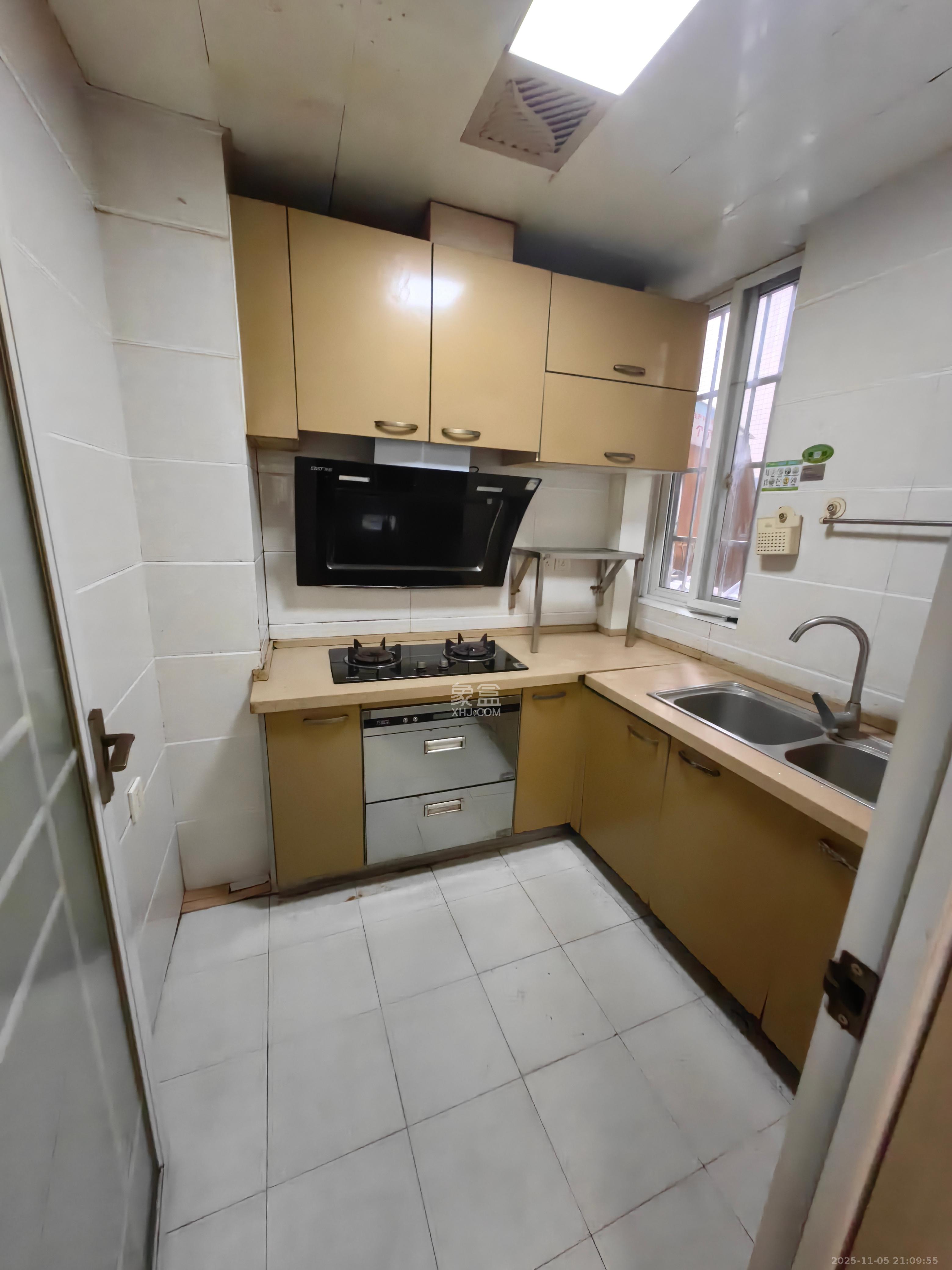 麓谷锦和园 3室2厅1卫 2000.0元/月 麓谷锦和园 3室2厅1卫 2000.0元/月室内图