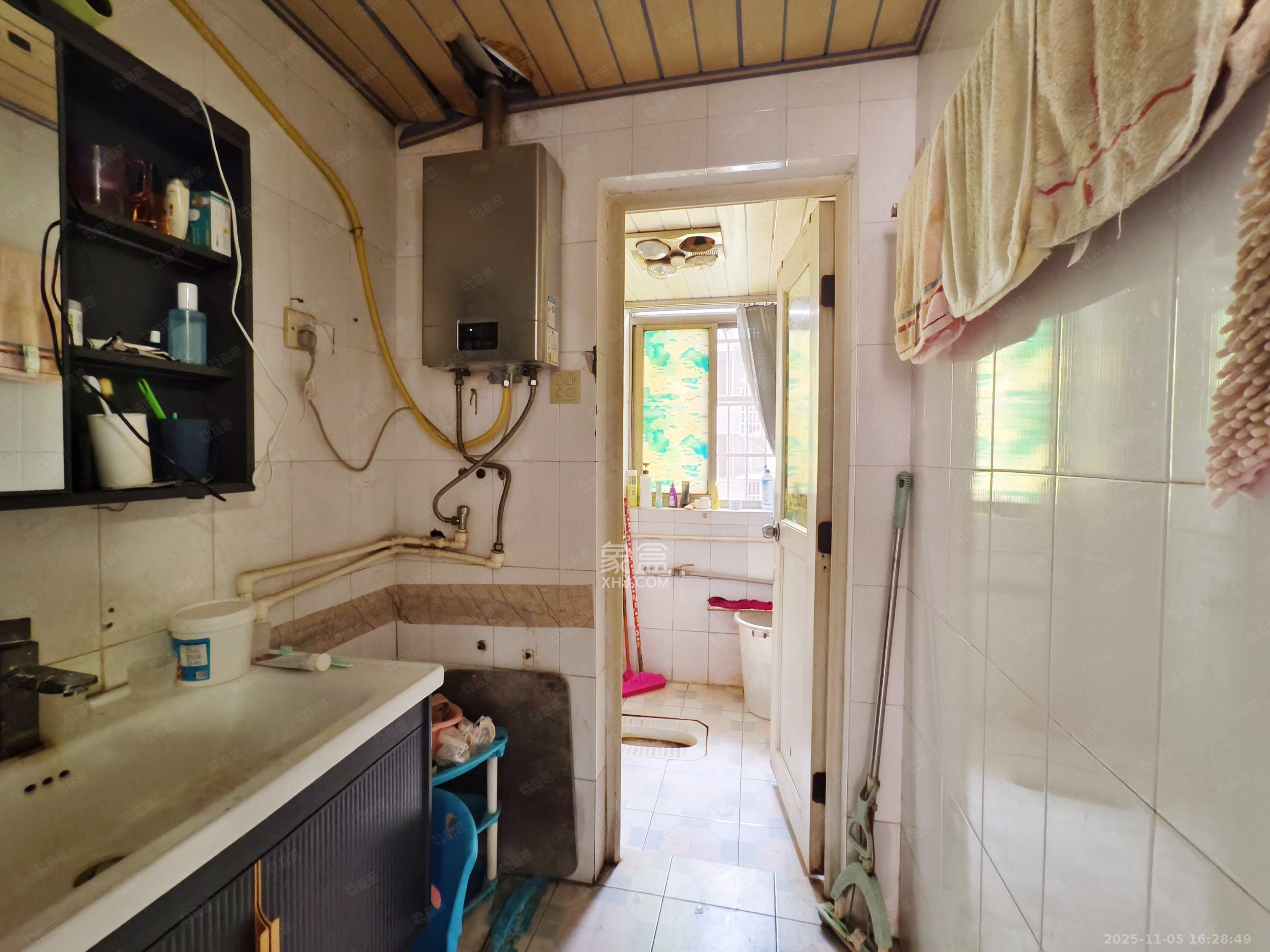 桔洲新苑（观沙岭）  3室2厅2卫    2200.0元/月室内图