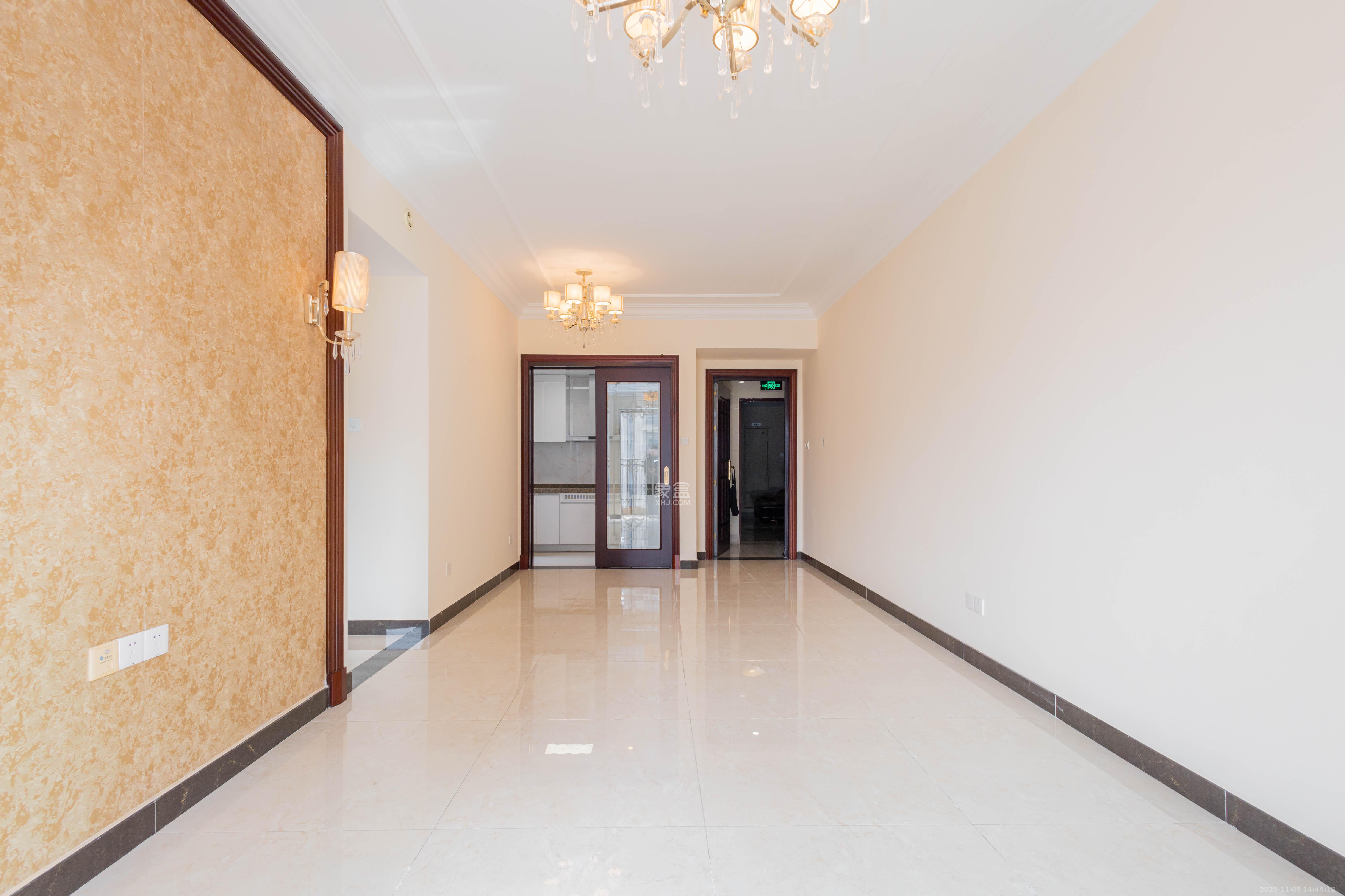 恒大江湾 3室2厅0卫 78.0万 恒大江湾 3室2厅0卫 78.0万客厅