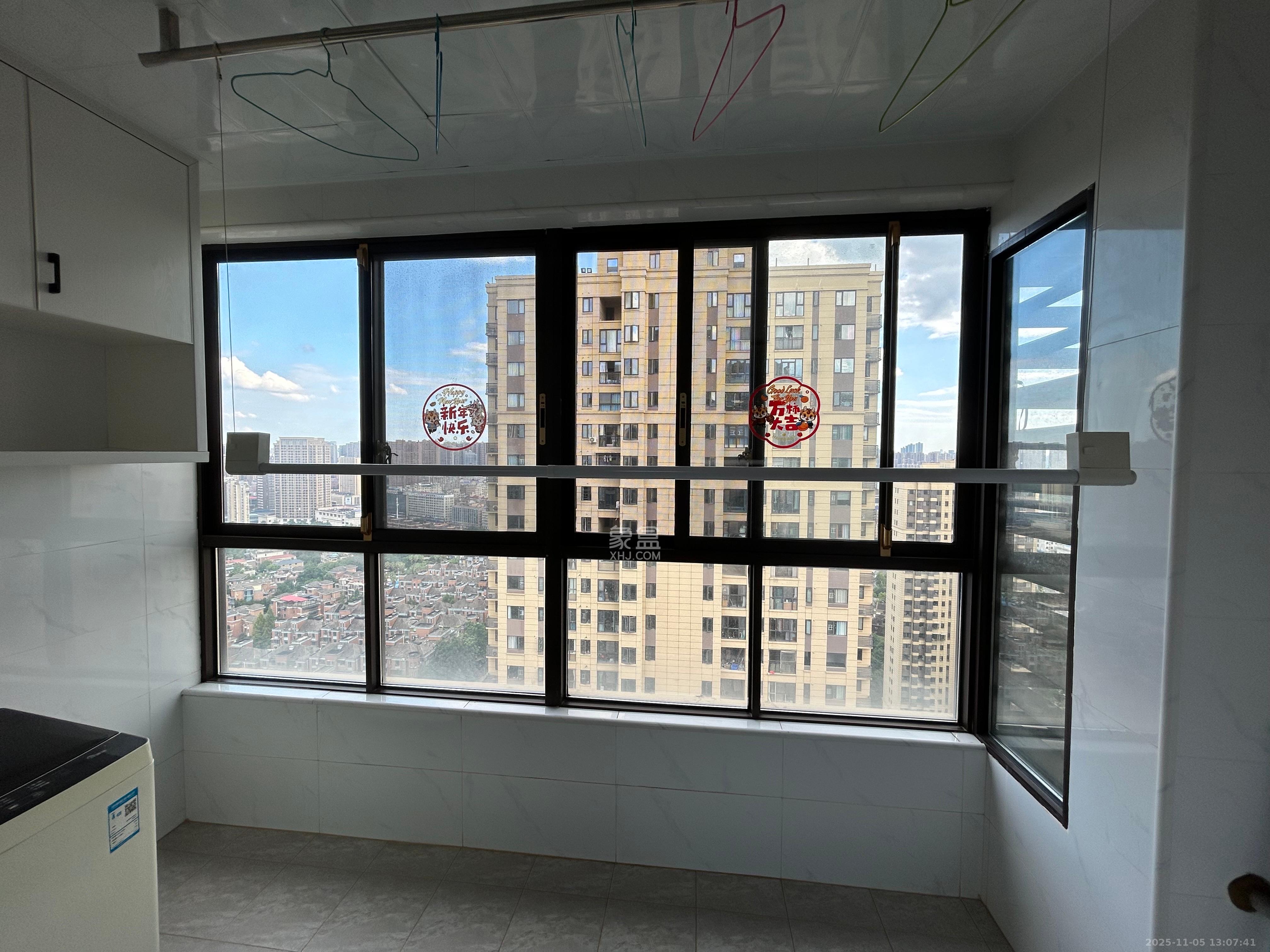 保利香槟国际  1室1厅1卫    2000.0元/月室内图