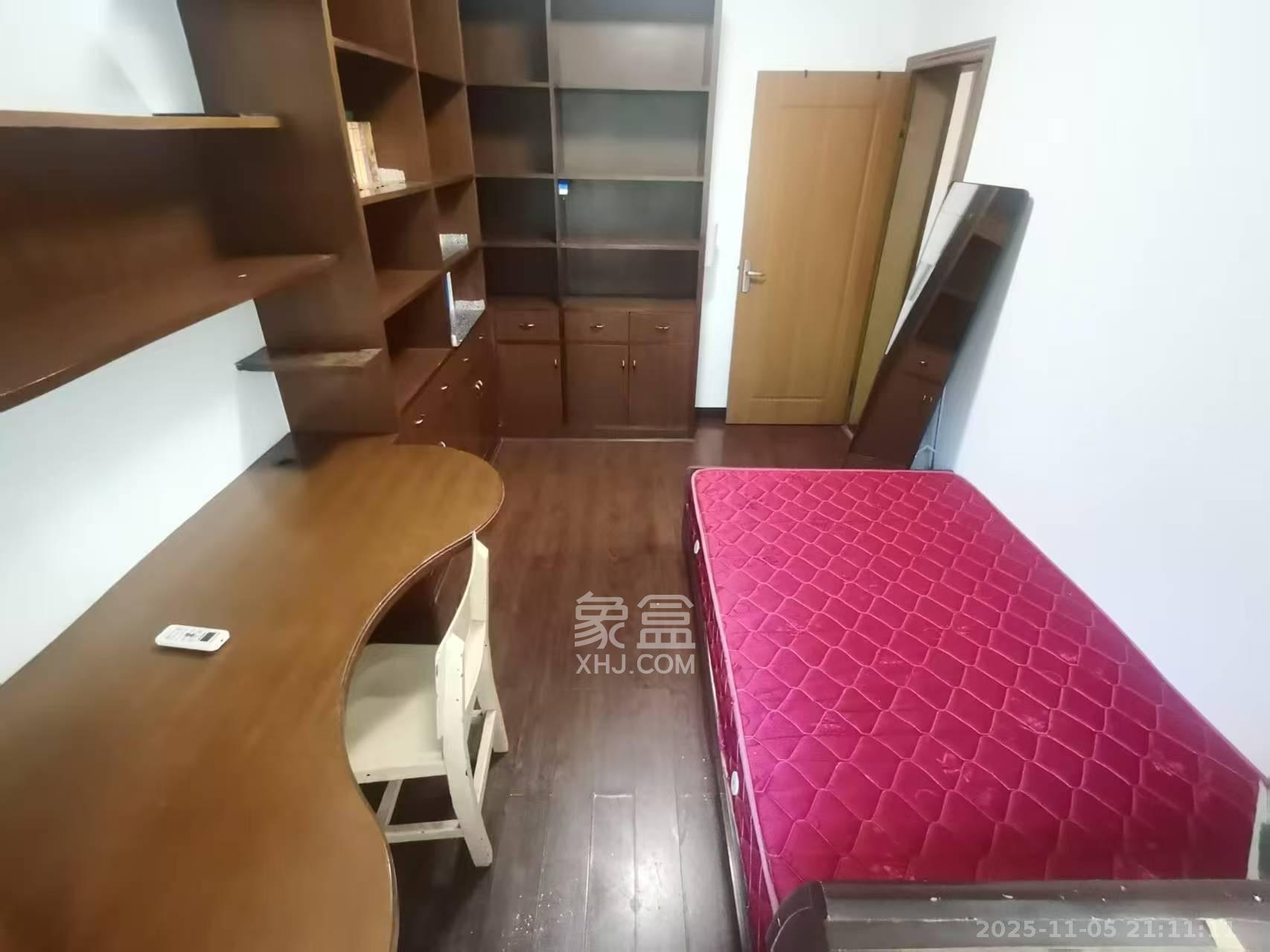 柠檬丽都  3室2厅2卫    2400.0元/月室内图