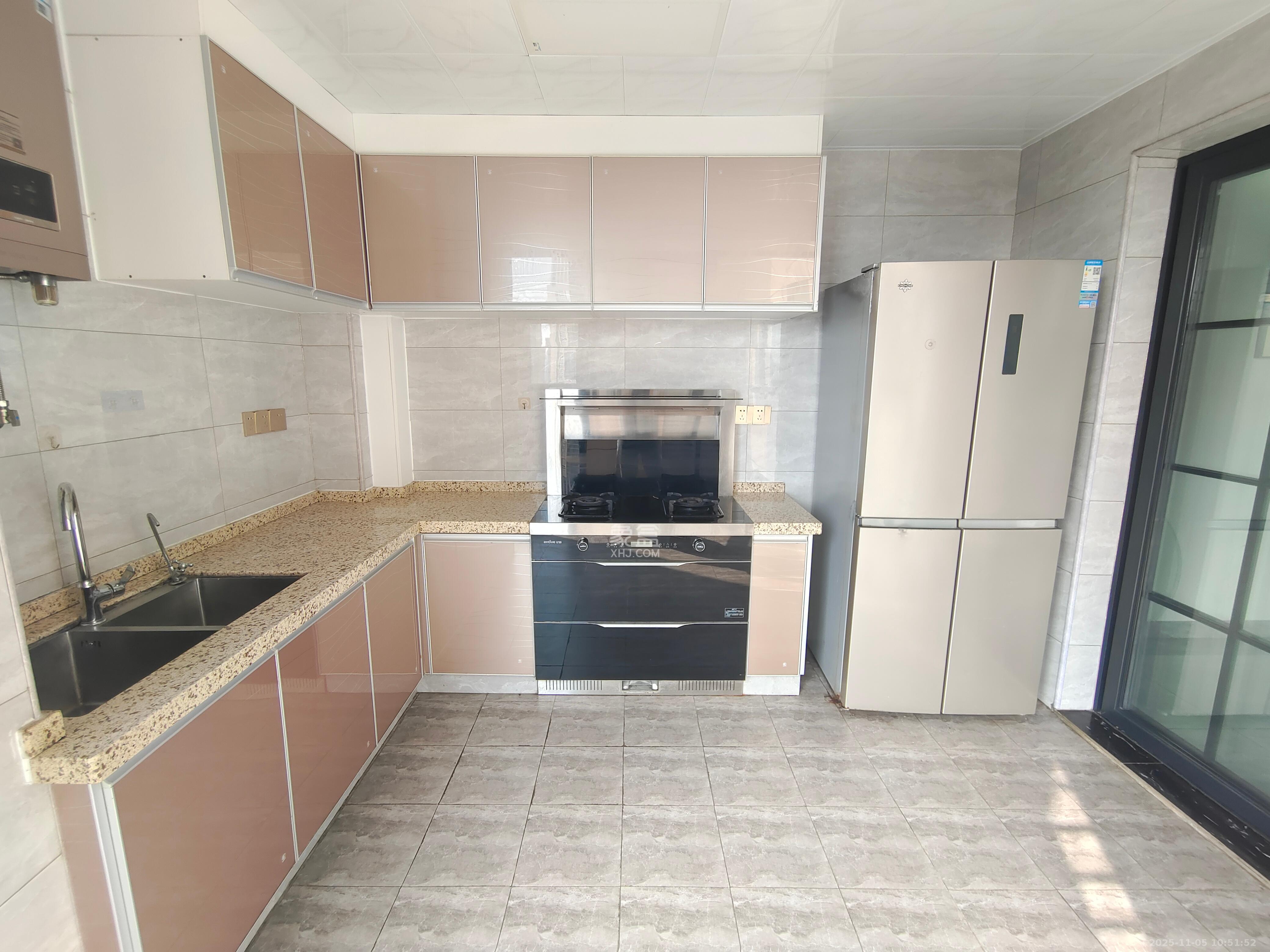 朝正美苑  4室1厅2卫    3500.0元/月室内图