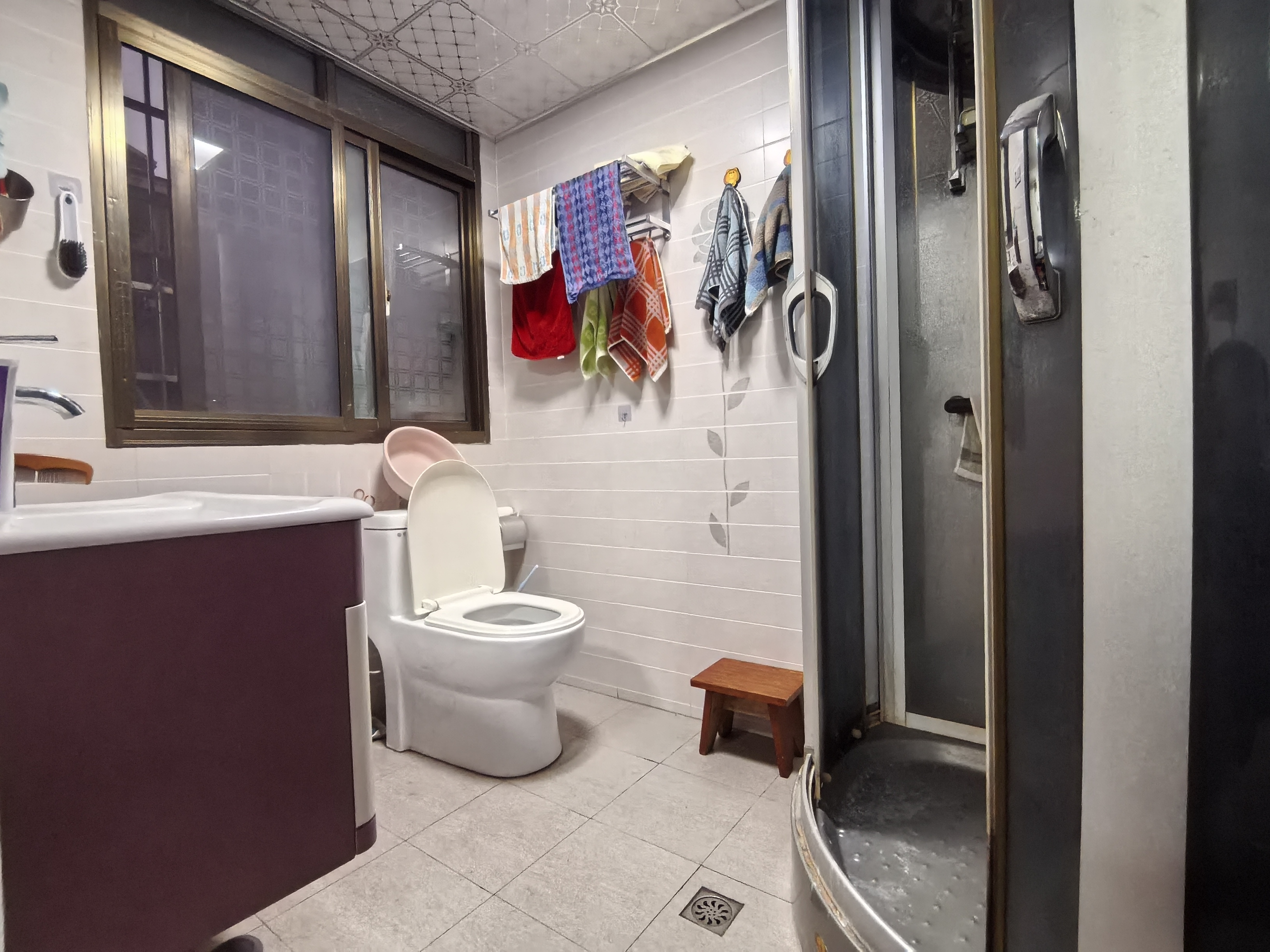 盛世华庭  1室0厅0卫    53.8万客厅