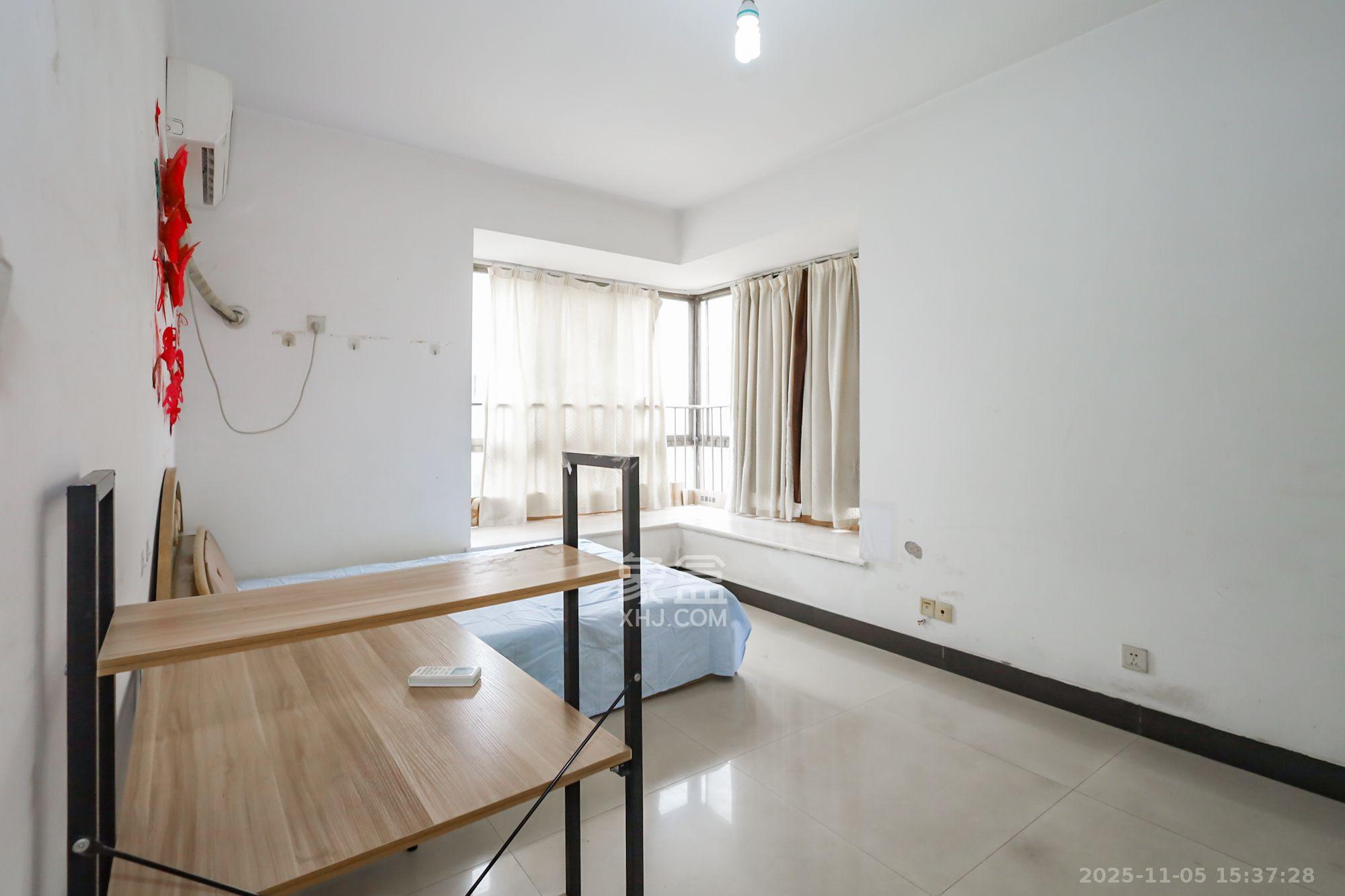 雄海花园  2室1厅1卫    2100.0元/月室内图