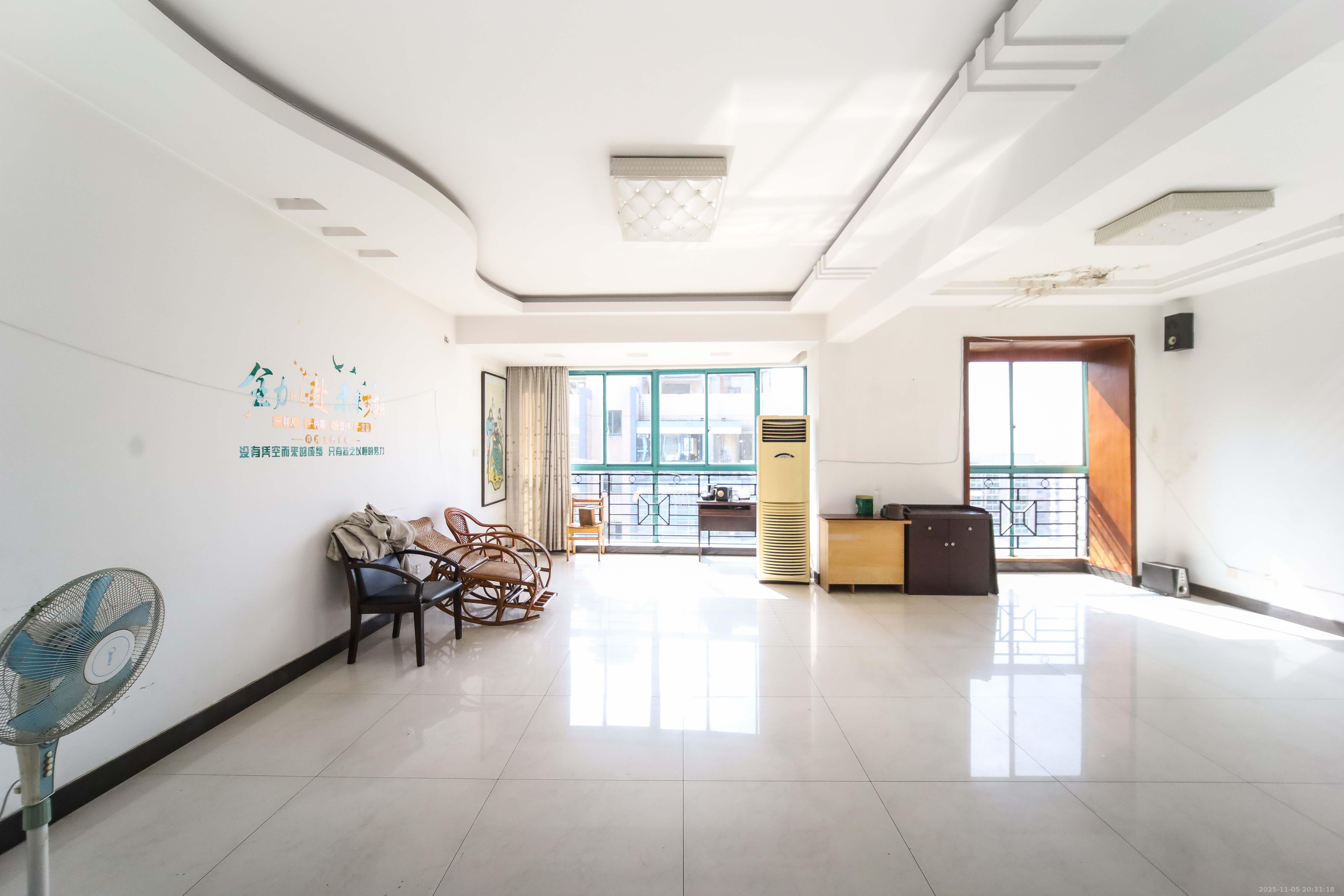 恒业雅苑  4室2厅2卫    152.0万