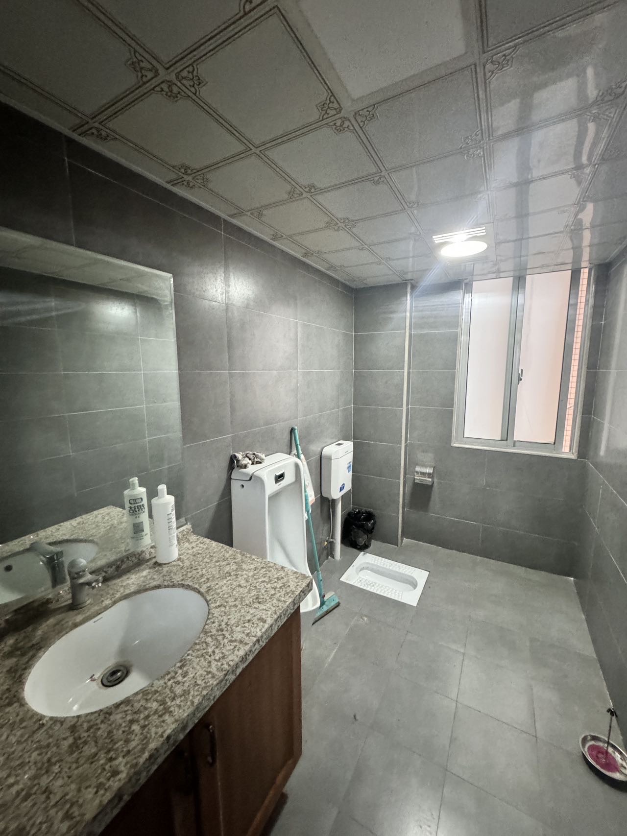 仁济新村 5室2厅2卫 3200.0元/月 仁济新村 5室2厅2卫 3200.0元/月室内图