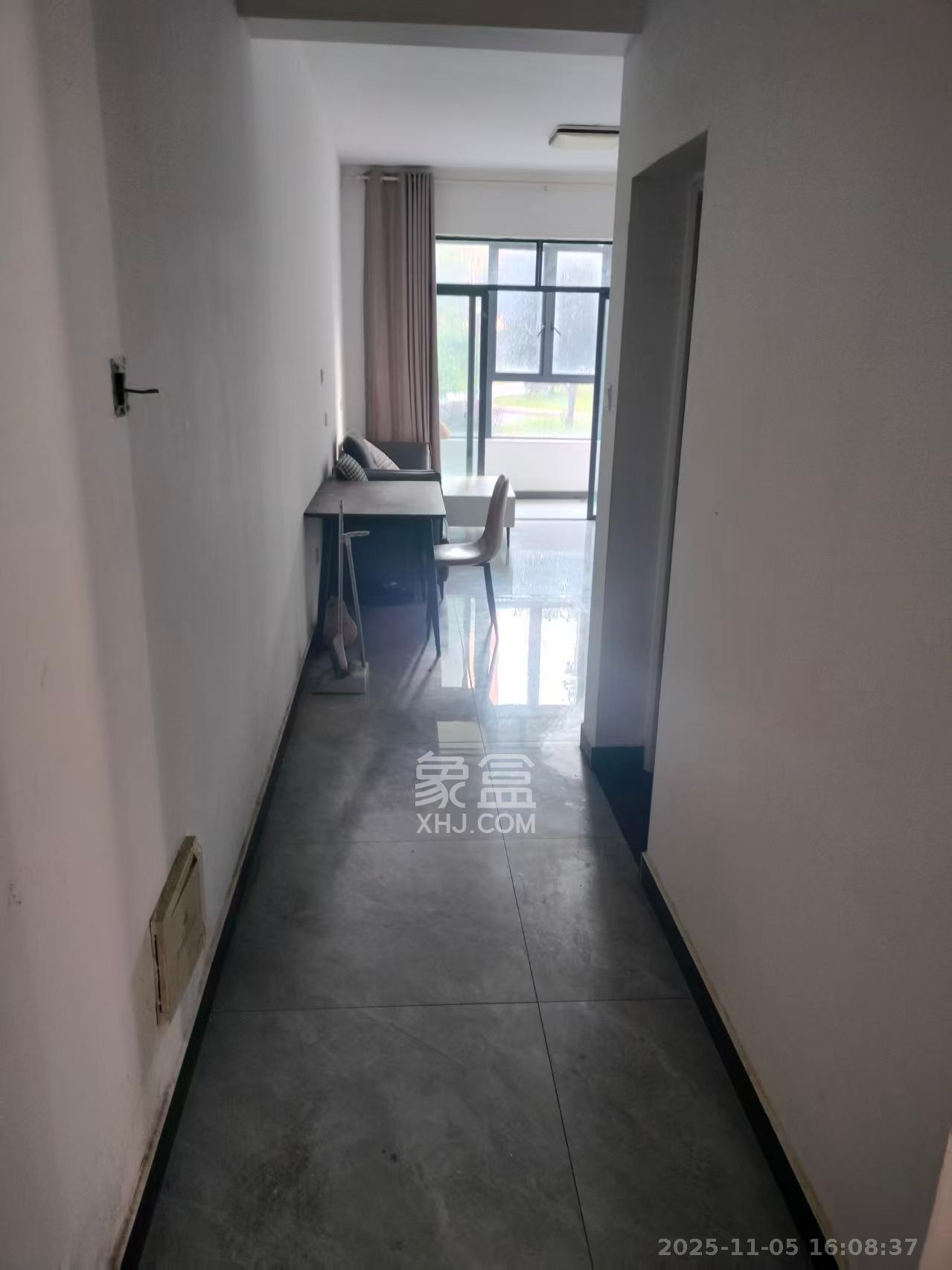 紫华郡  3室1厅1卫    1500.0元/月