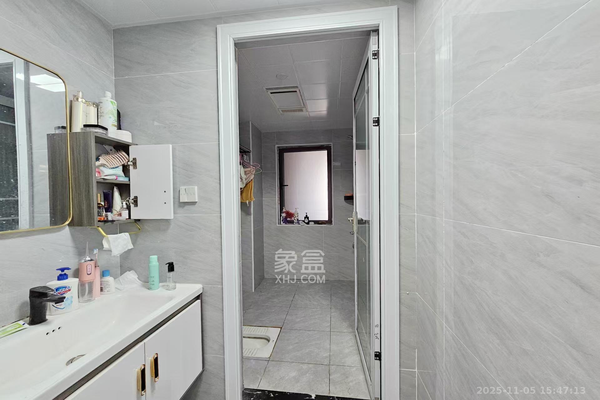 阳光城尚东湾愉景苑  3室2厅2卫    2600.0元/月室内图