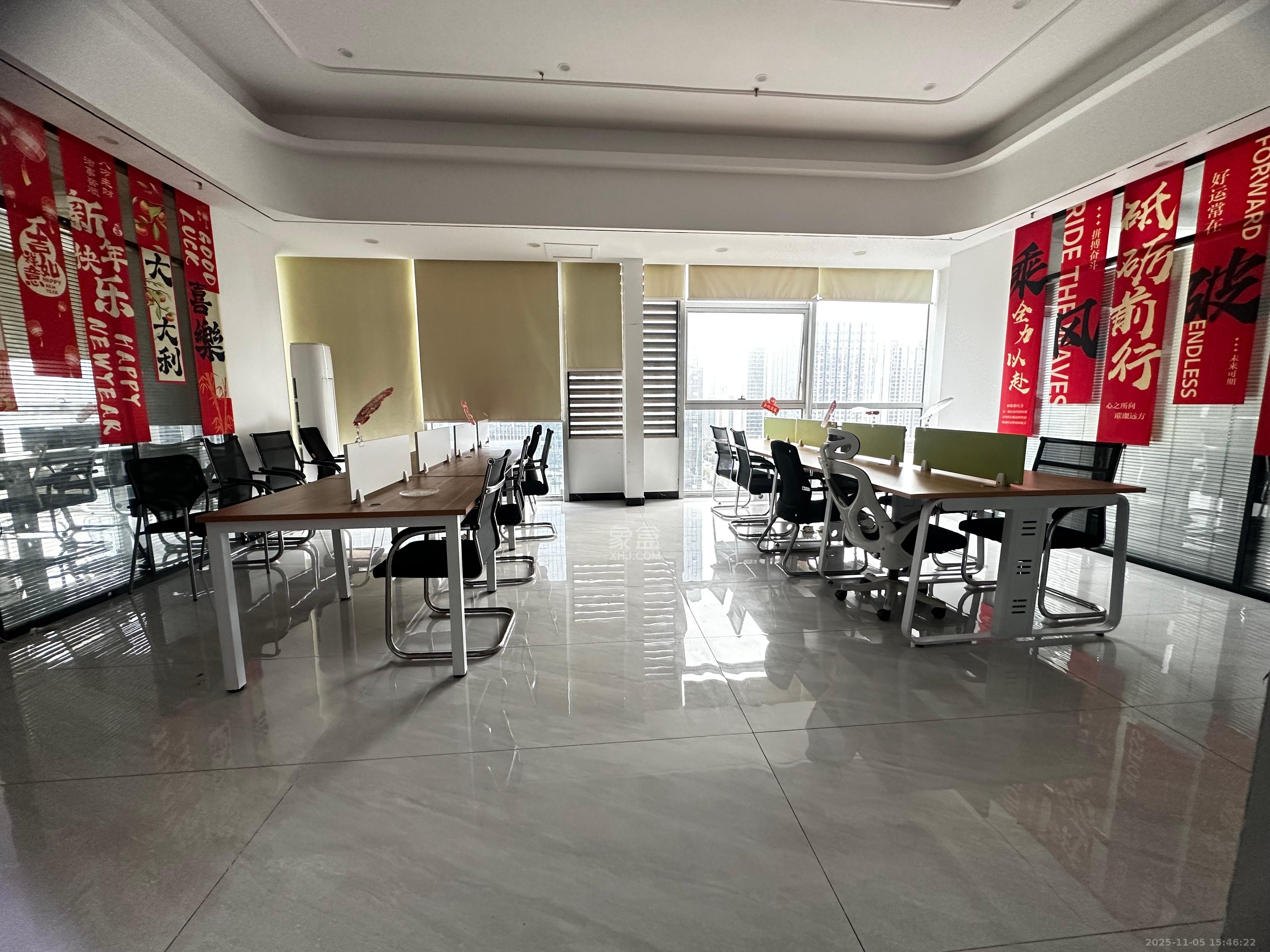 奥克斯滨仕花园（奥克斯洋湖广场/奥克斯中心）  4室1厅2卫    11000.0元/月