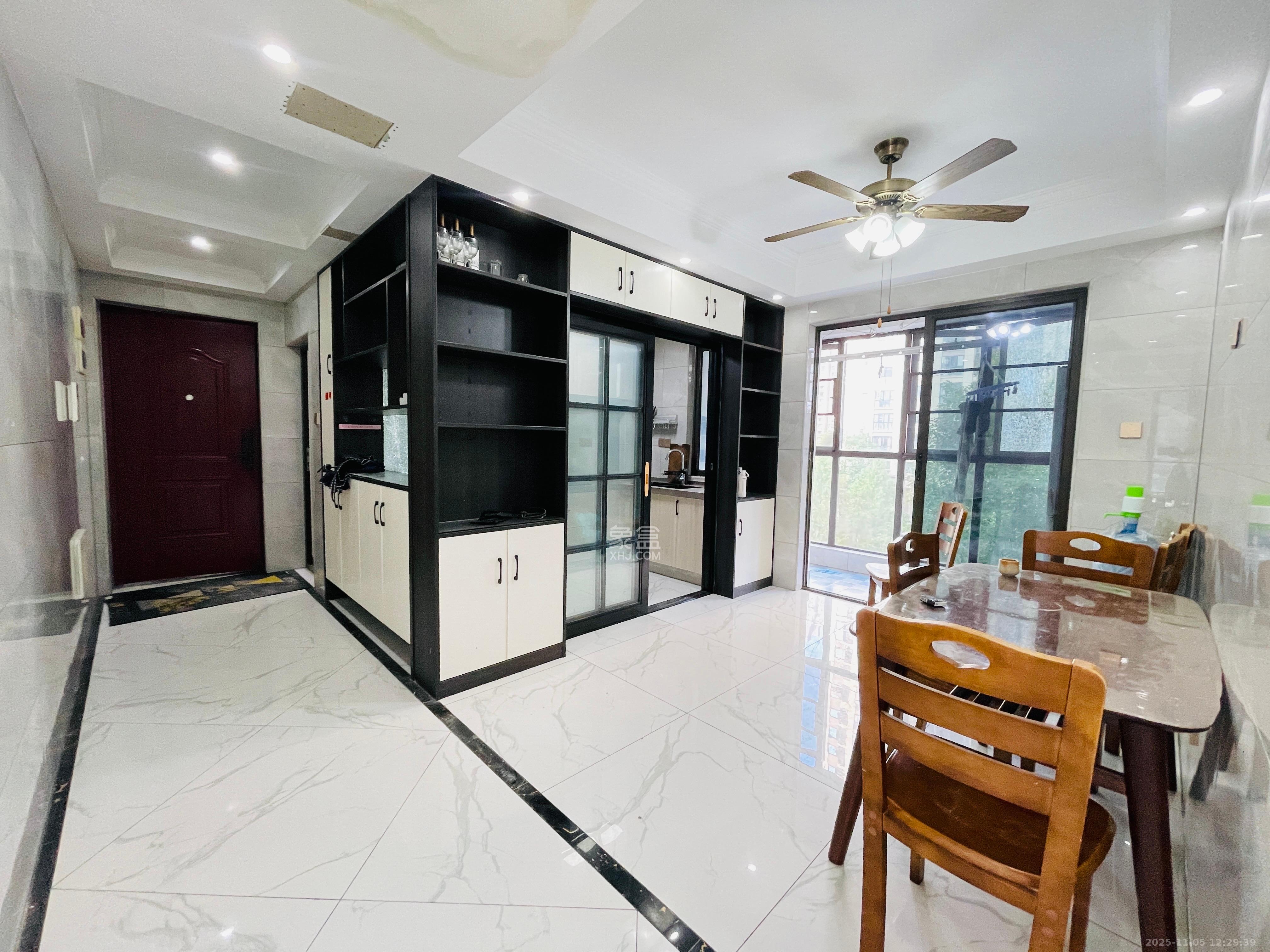 芙蓉万国城MOMA(卓越汇富苑) 3室2厅2卫 2600.0元/月 芙蓉万国城MOMA(卓越汇富苑) 3室2厅2卫 2600.0元/月室内图