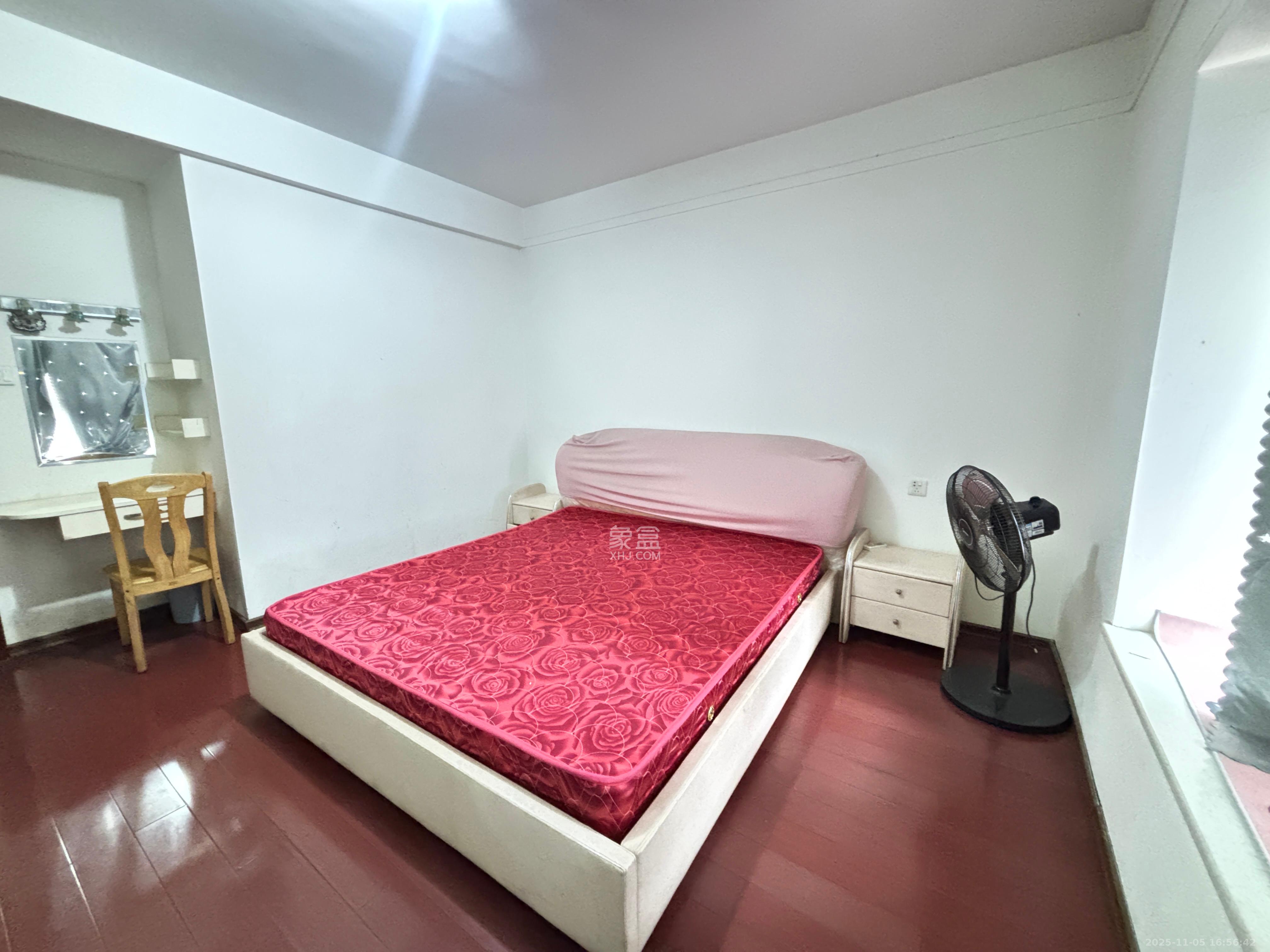 佳美星城  3室2厅1卫    1600.0元/月室内图