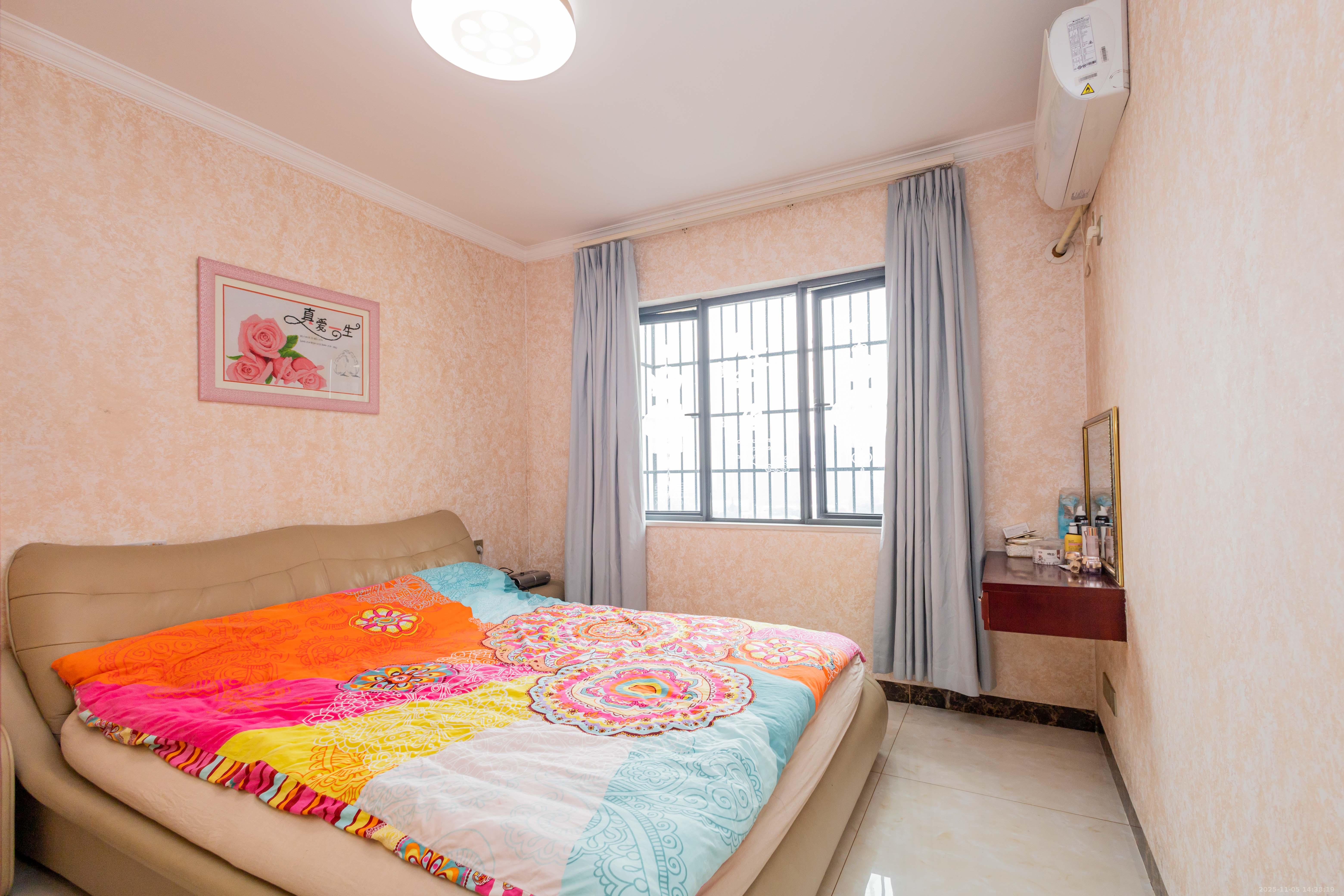 汇一城(汇壹公馆) 4室2厅2卫 108.0万 汇一城(汇壹公馆) 4室2厅2卫 108.0万卧室