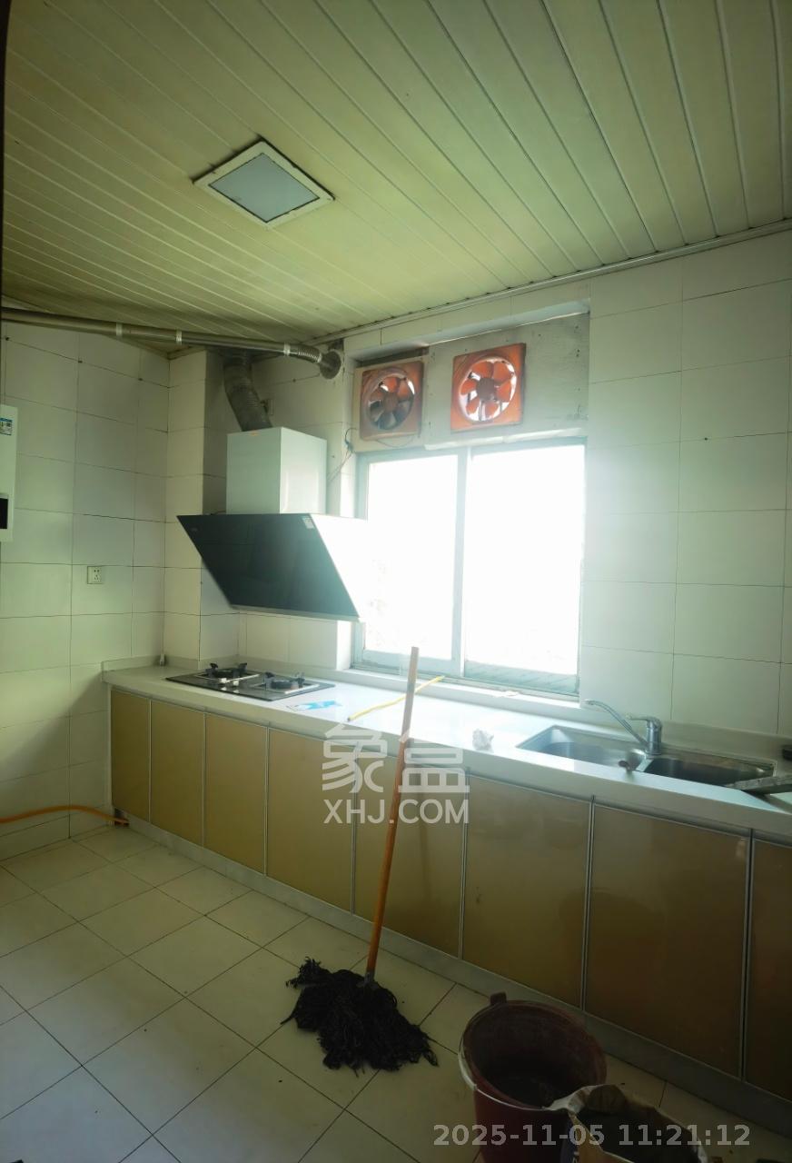 高升小区  3室2厅2卫    2100.0元/月室内图