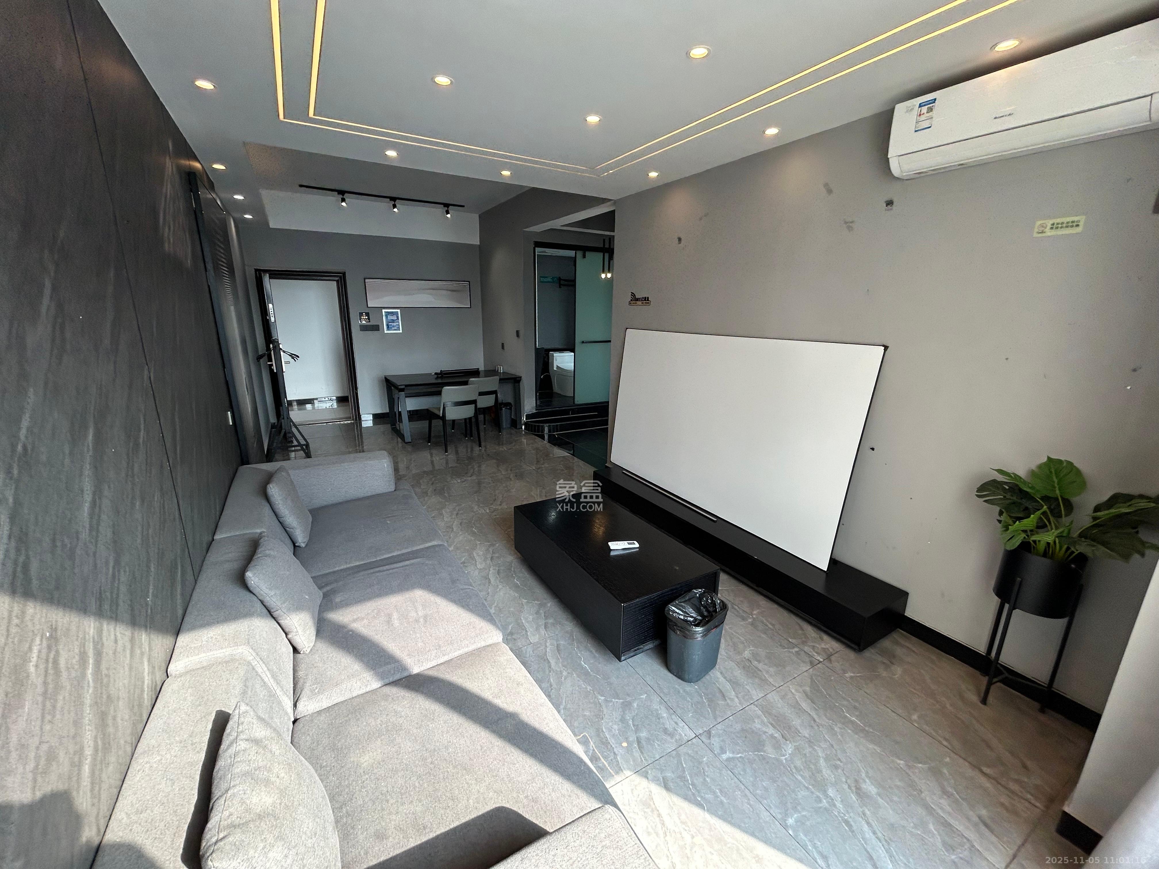 梅溪国际公寓(步步高新天地) 1室1厅1卫 1900.0元/月 梅溪国际公寓(步步高新天地) 1室1厅1卫 1900.0元/月室内图