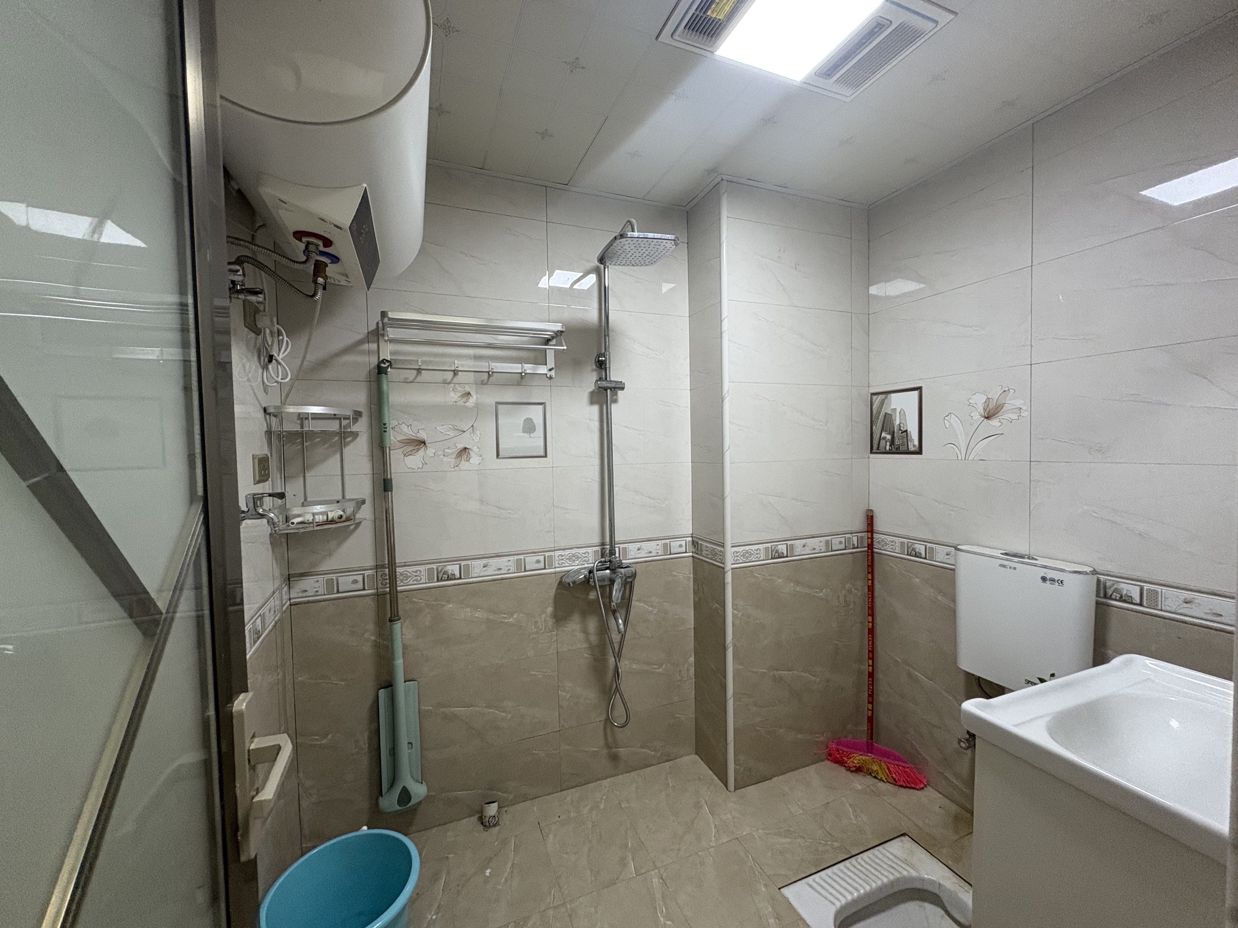 鸿浩达吉星广场(秀石街)  1室1厅1卫    800.0元/月