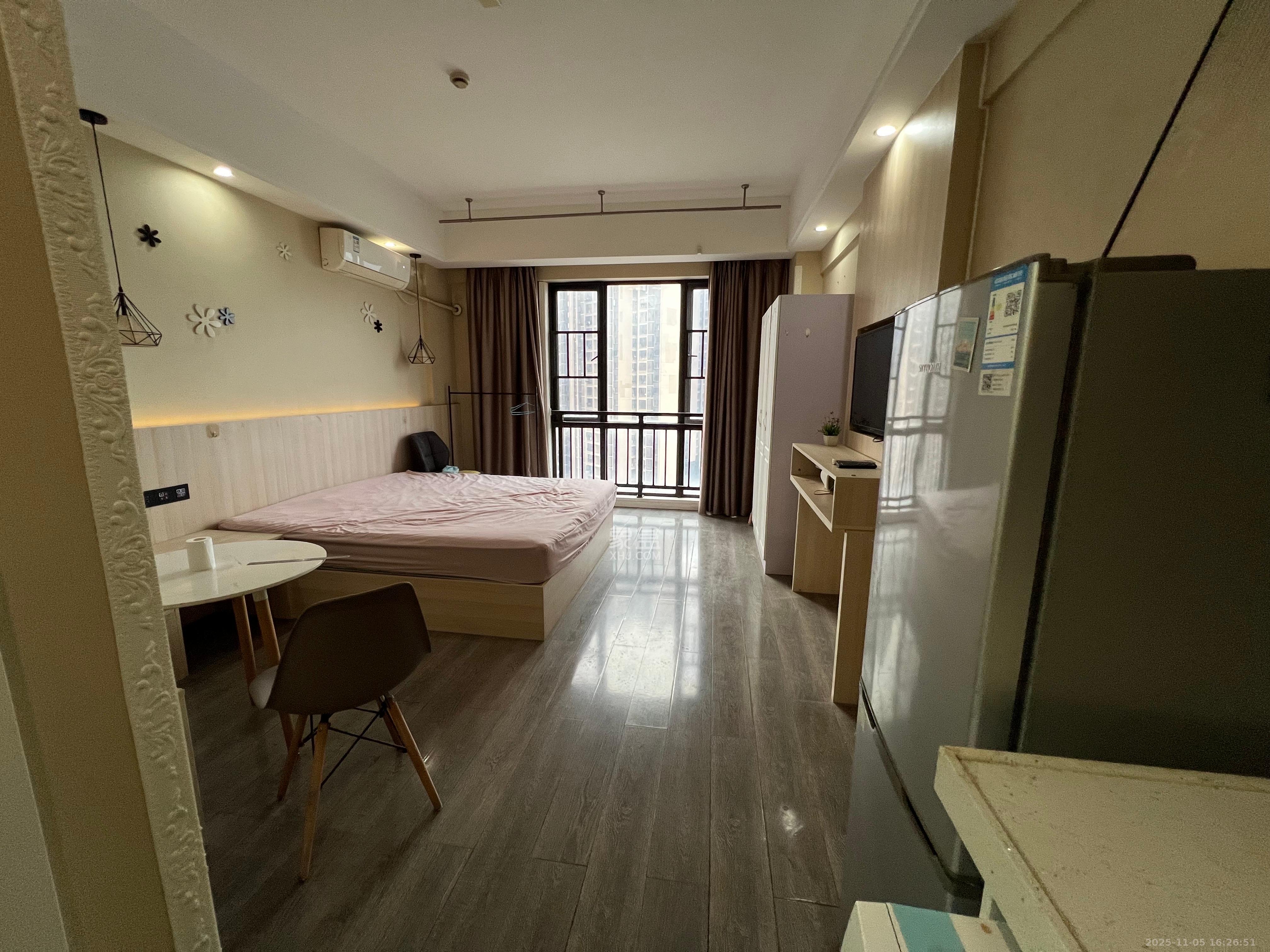 梅溪鑫苑名家  1室1厅1卫    1300.0元/月室内图