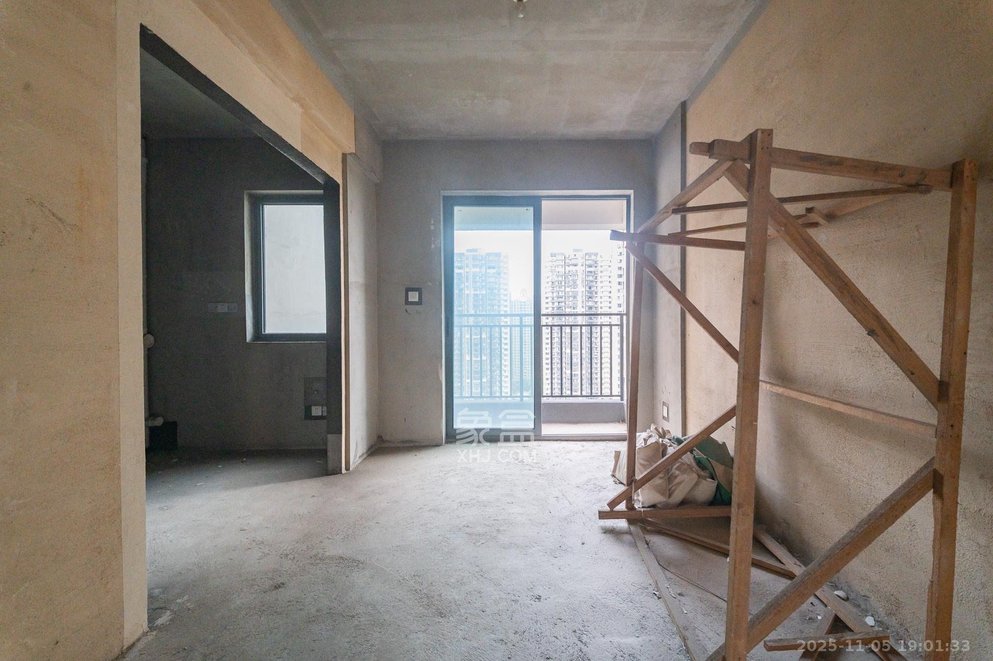 中建悦和城 4室2厅2卫 118.0万 中建悦和城 4室2厅2卫 118.0万客厅