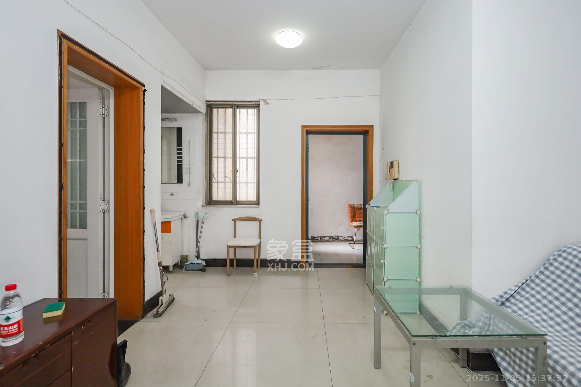 雄海花园  2室1厅1卫    2100.0元/月室内图