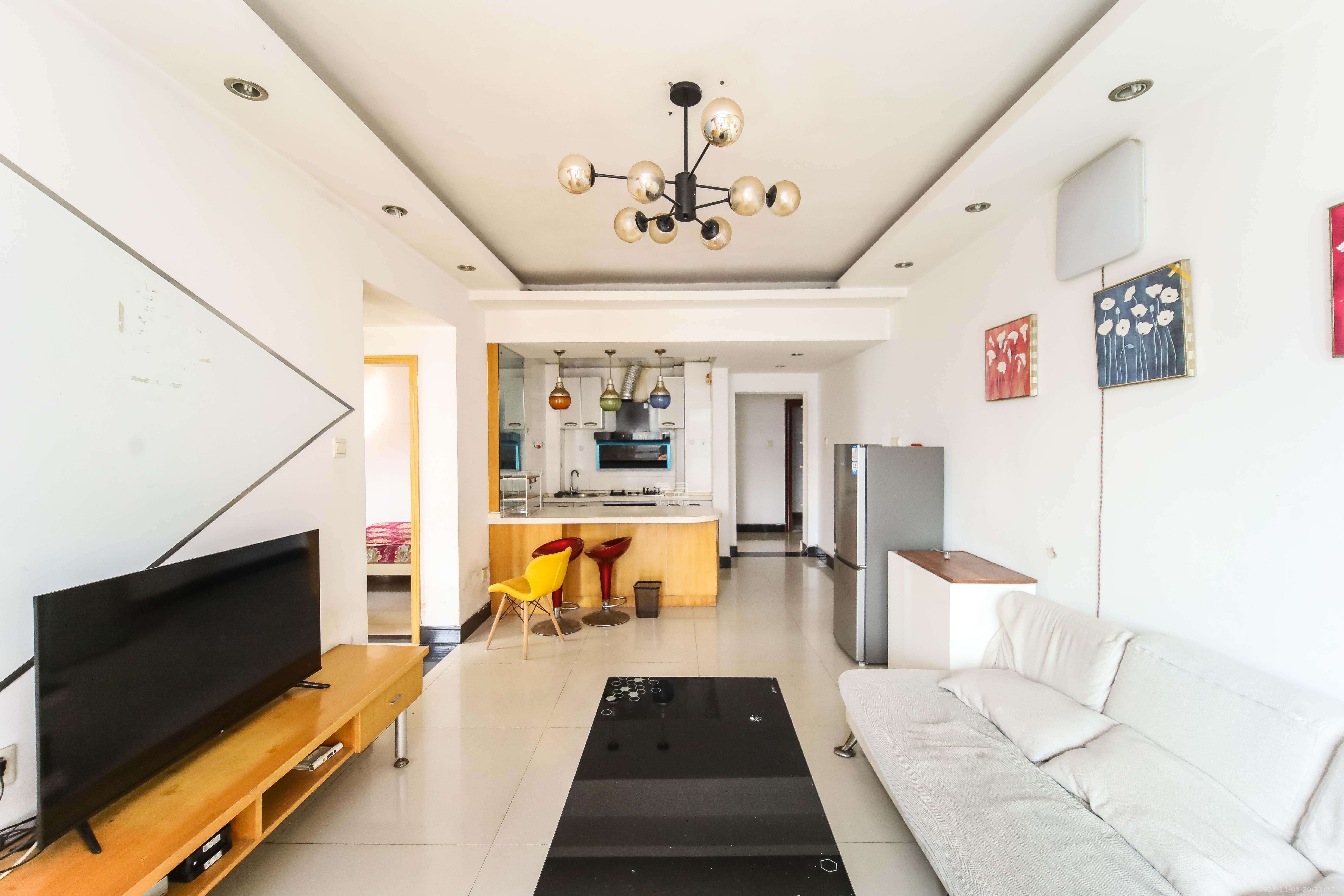 银港水晶城  2室2厅1卫    60.8万客厅