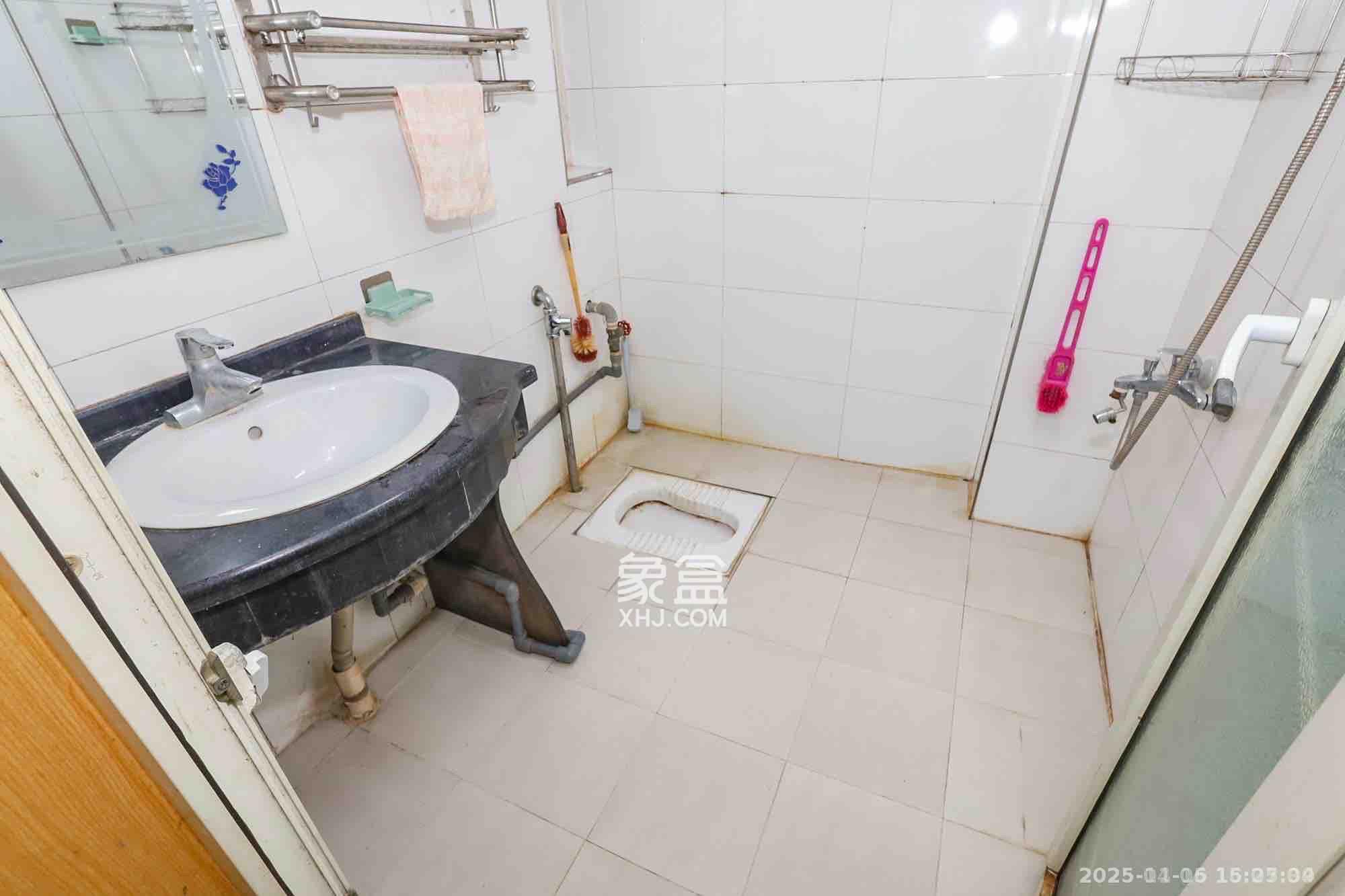 新诚小区  2室2厅1卫    1500.0元/月室内图