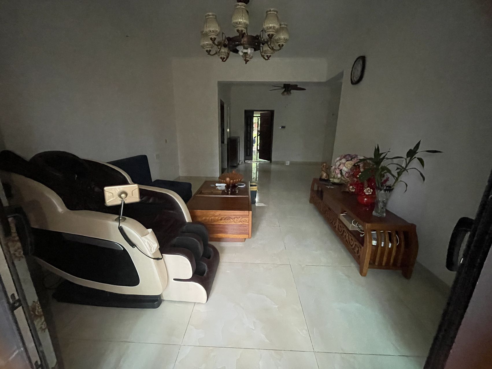 江畔人家  2室2厅1卫    2300.0元/月